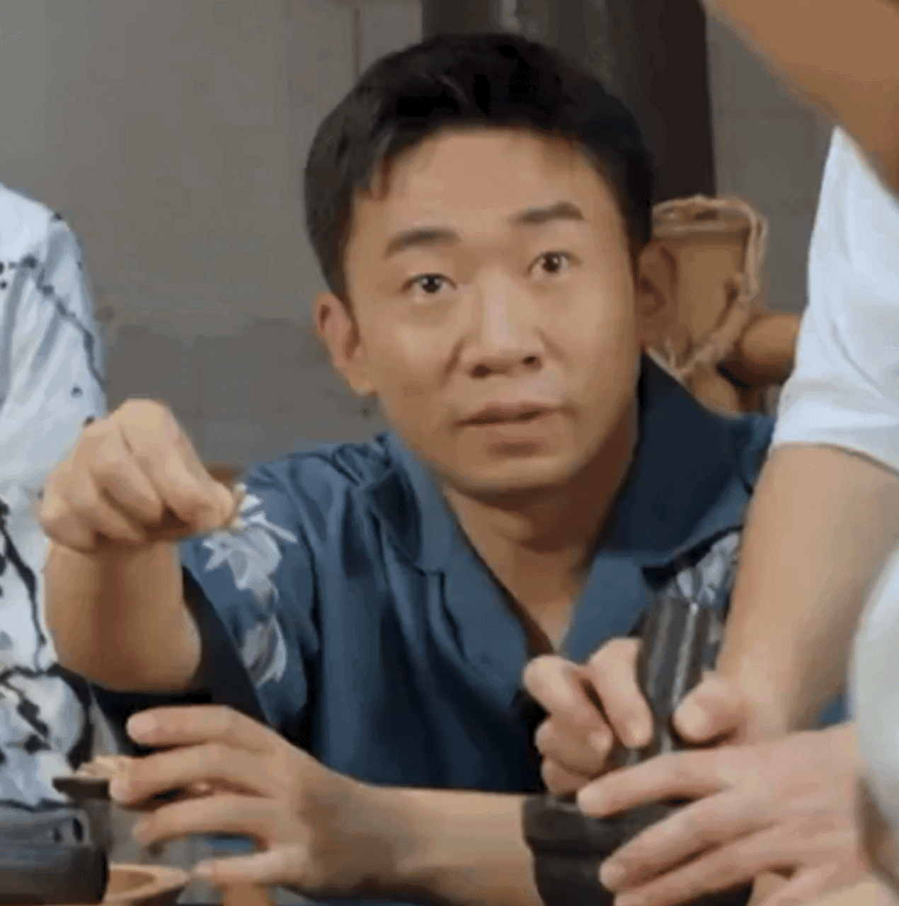 杨迪我想开了表情包##杨迪吃鱼腥草vs罗一舟吃鱼腥草#有一说一,碧筒