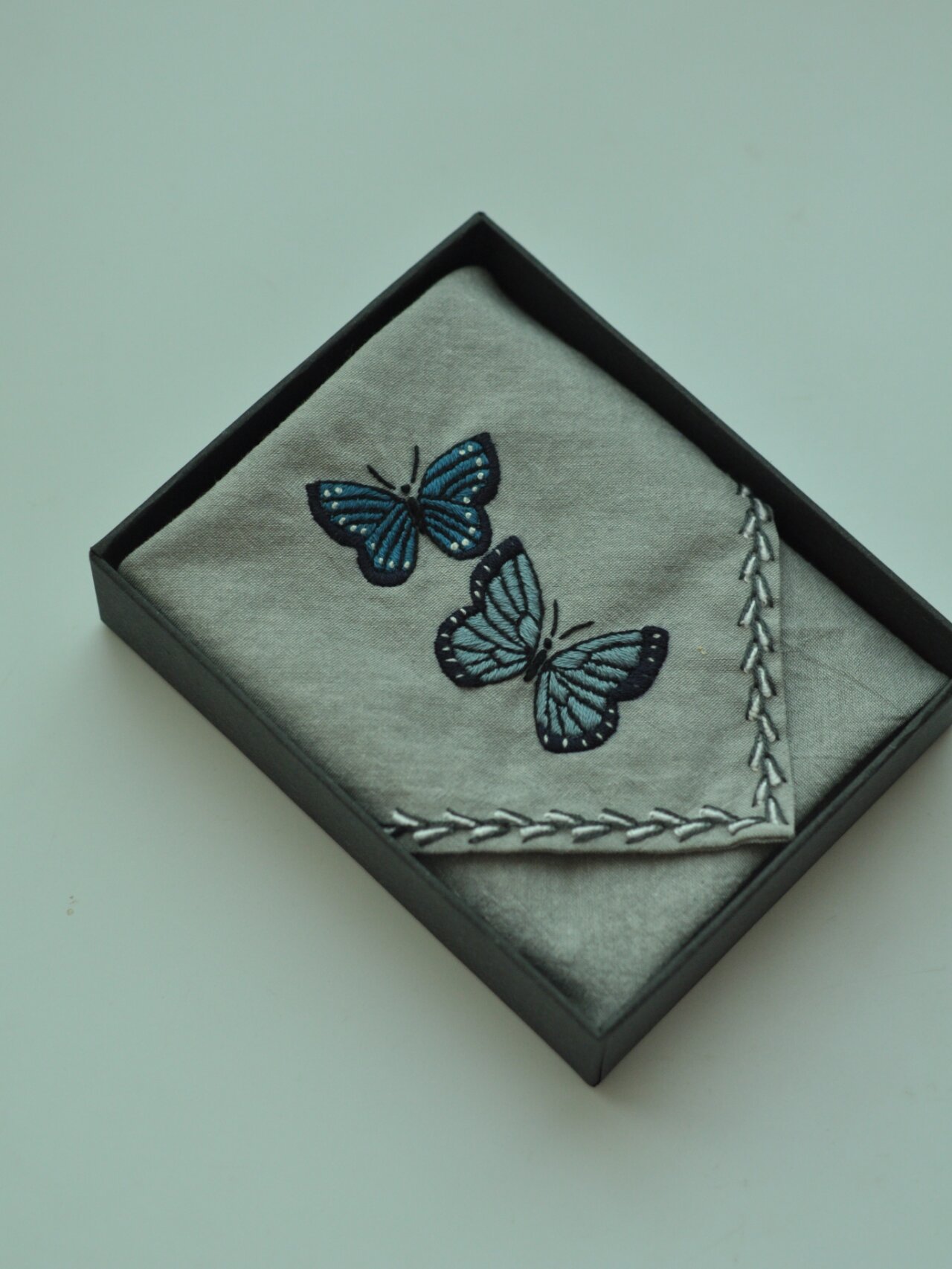 刺绣手帕 手工定制 手作手绢 手工刺绣蝴蝶