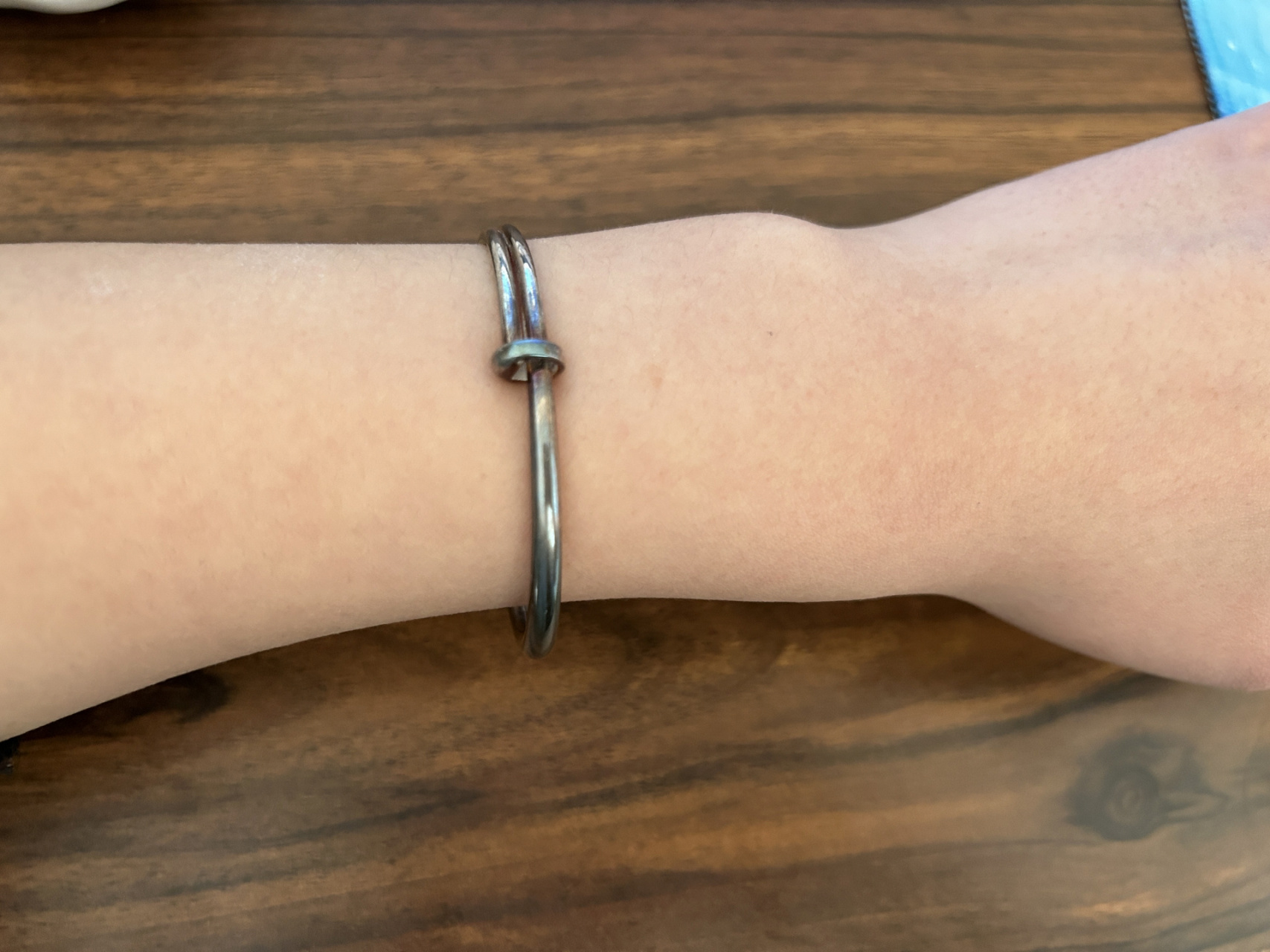 银手镯变黑了什么情况07 今天早上睡醒一觉突然发现