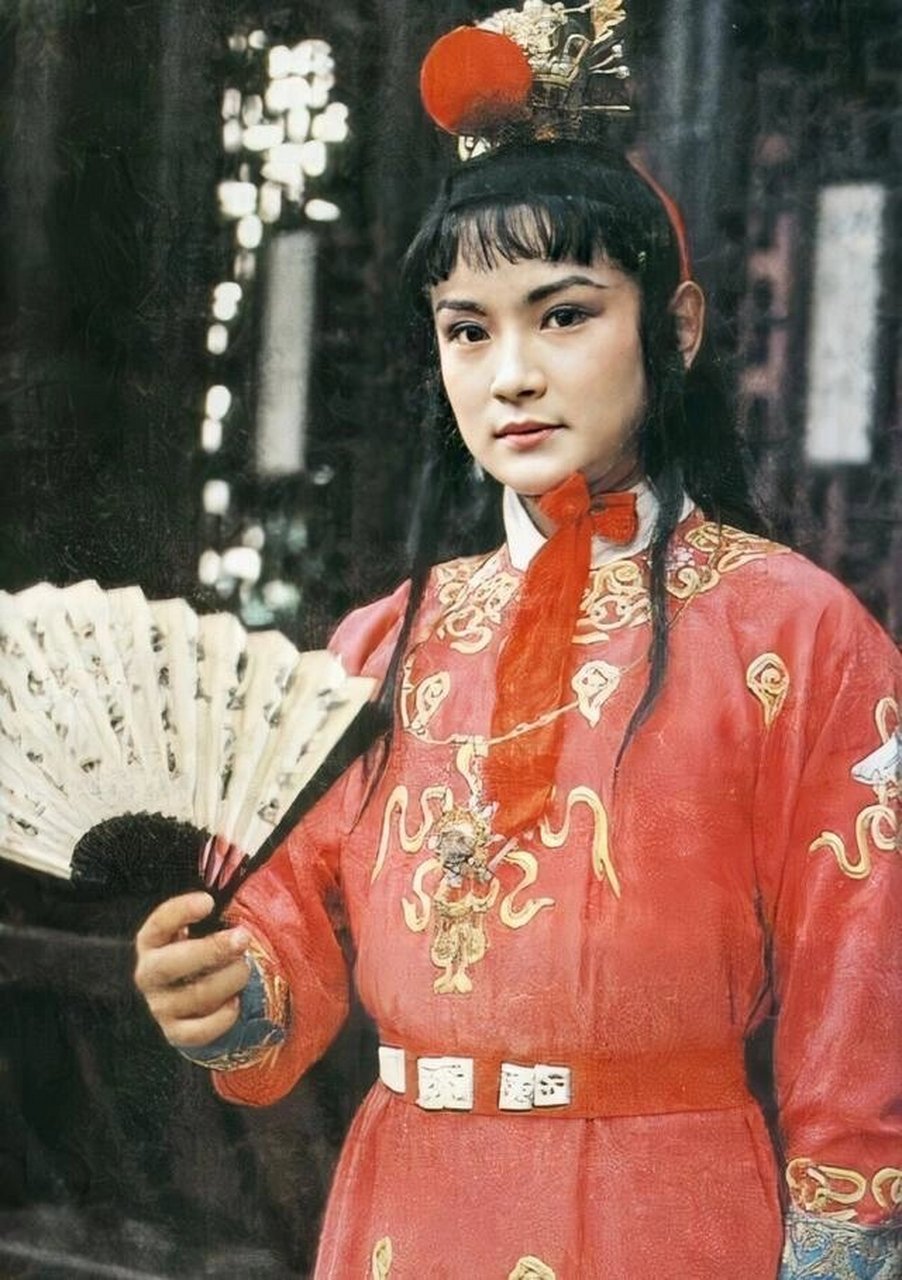 作为红楼梦的第一男主贾宝玉,你是如何看待的?