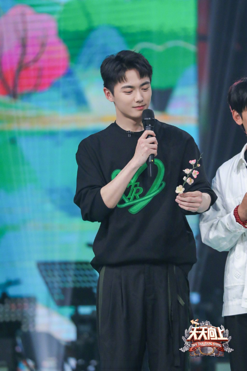 天天向上# 【春日爱情故事】4号心动男嘉宾刘国豪报到