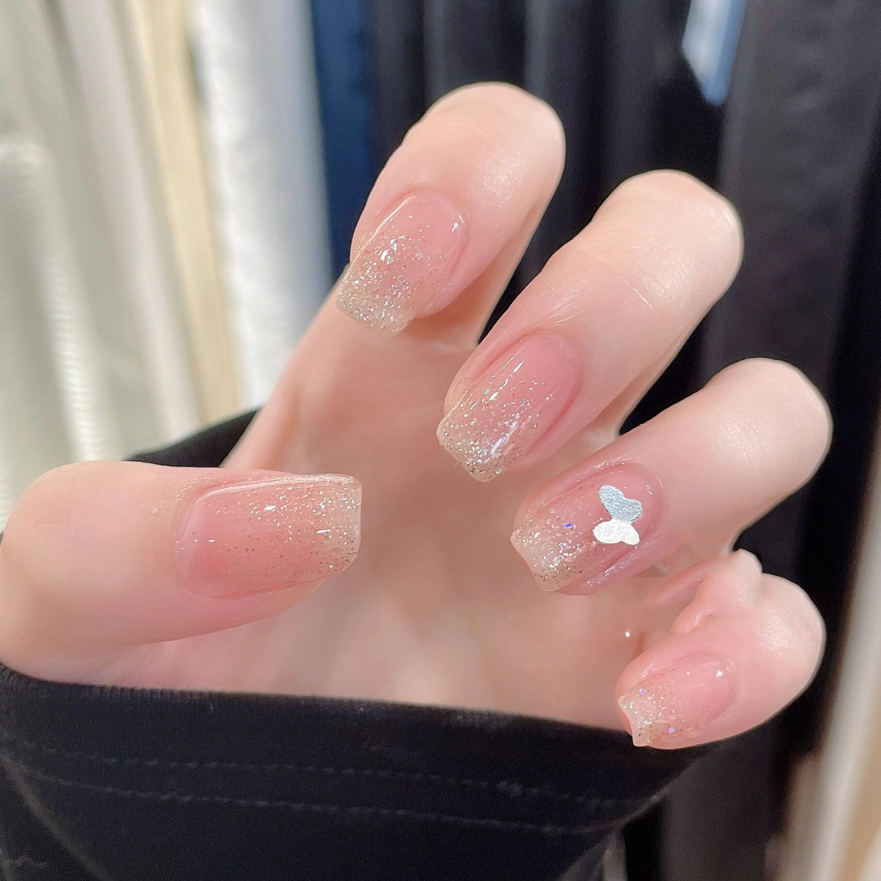 整理了之前拍的些裸粉色美甲 都是简约且好看的款式 如果还在纠结做