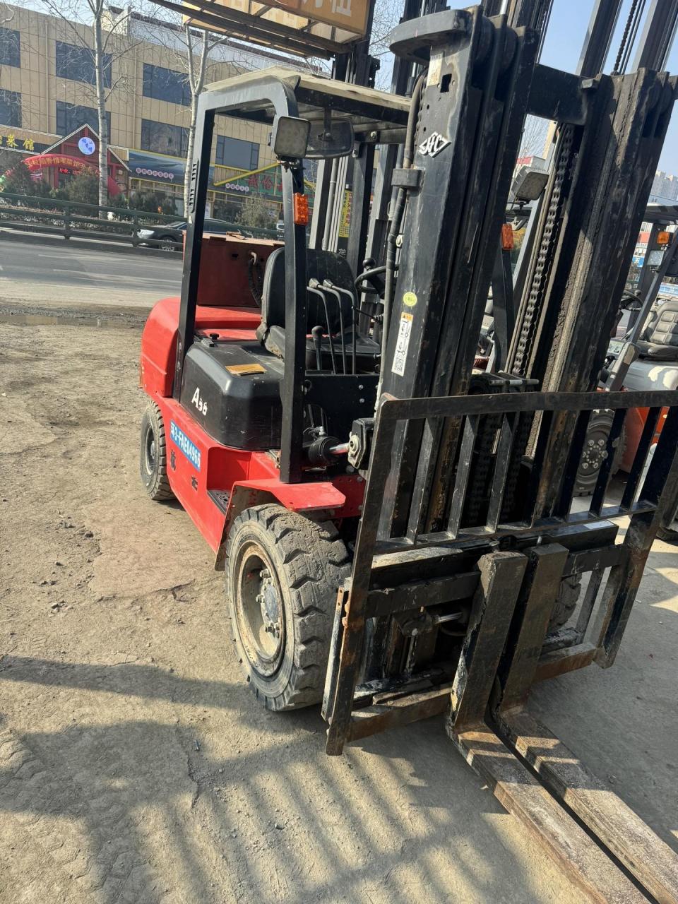 8吨.20年杭叉3.8吨,3节4米,498发动机,整车降低至2.