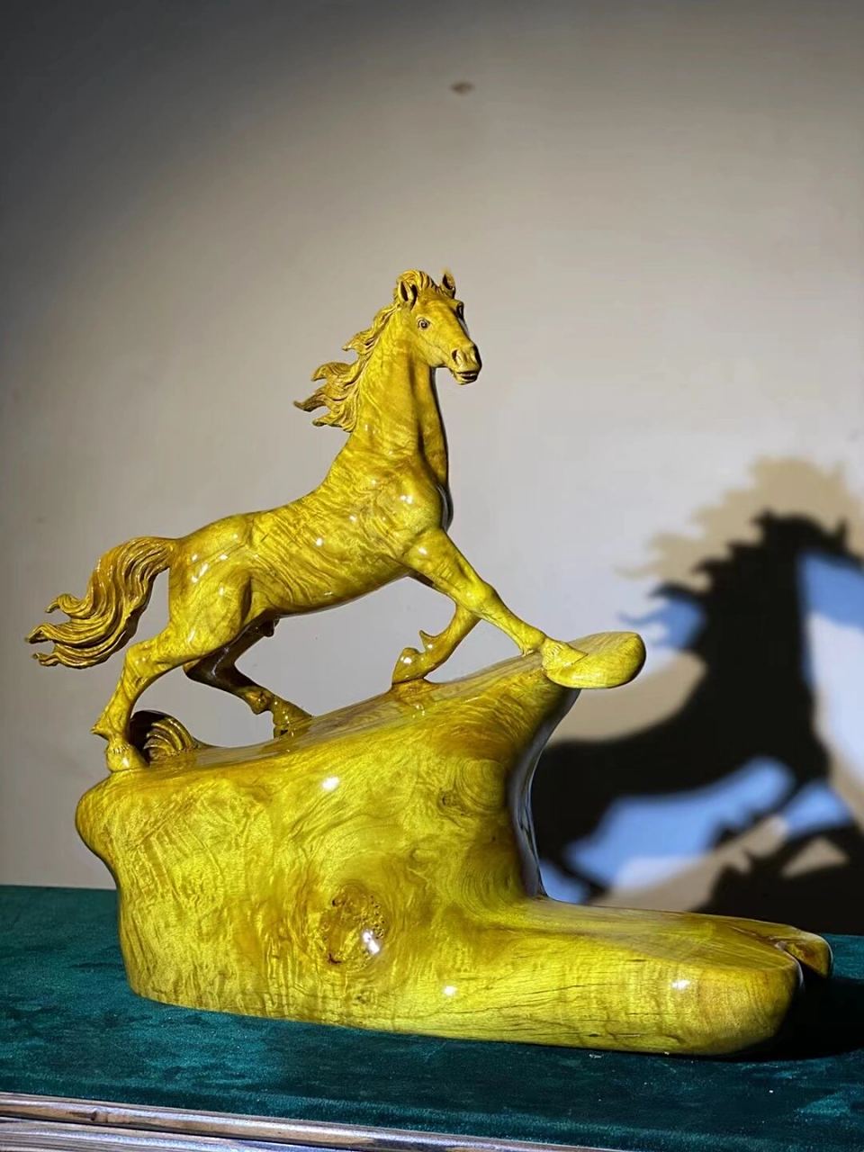 金丝楠木雕马到成功根雕招财摆件 材料:帝王之木(金丝楠木) 品名:(马