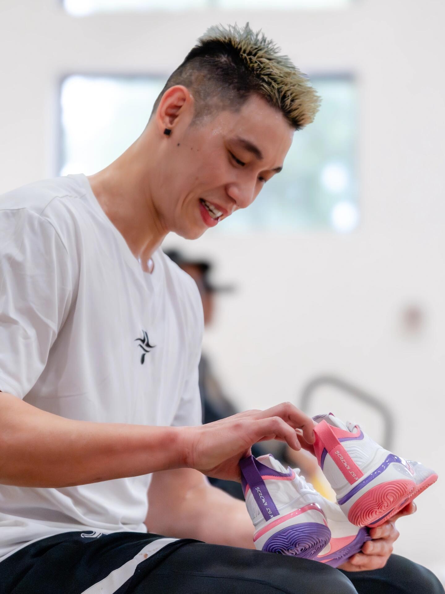 林书豪jlin6首次曝光!王鹤棣也在现场