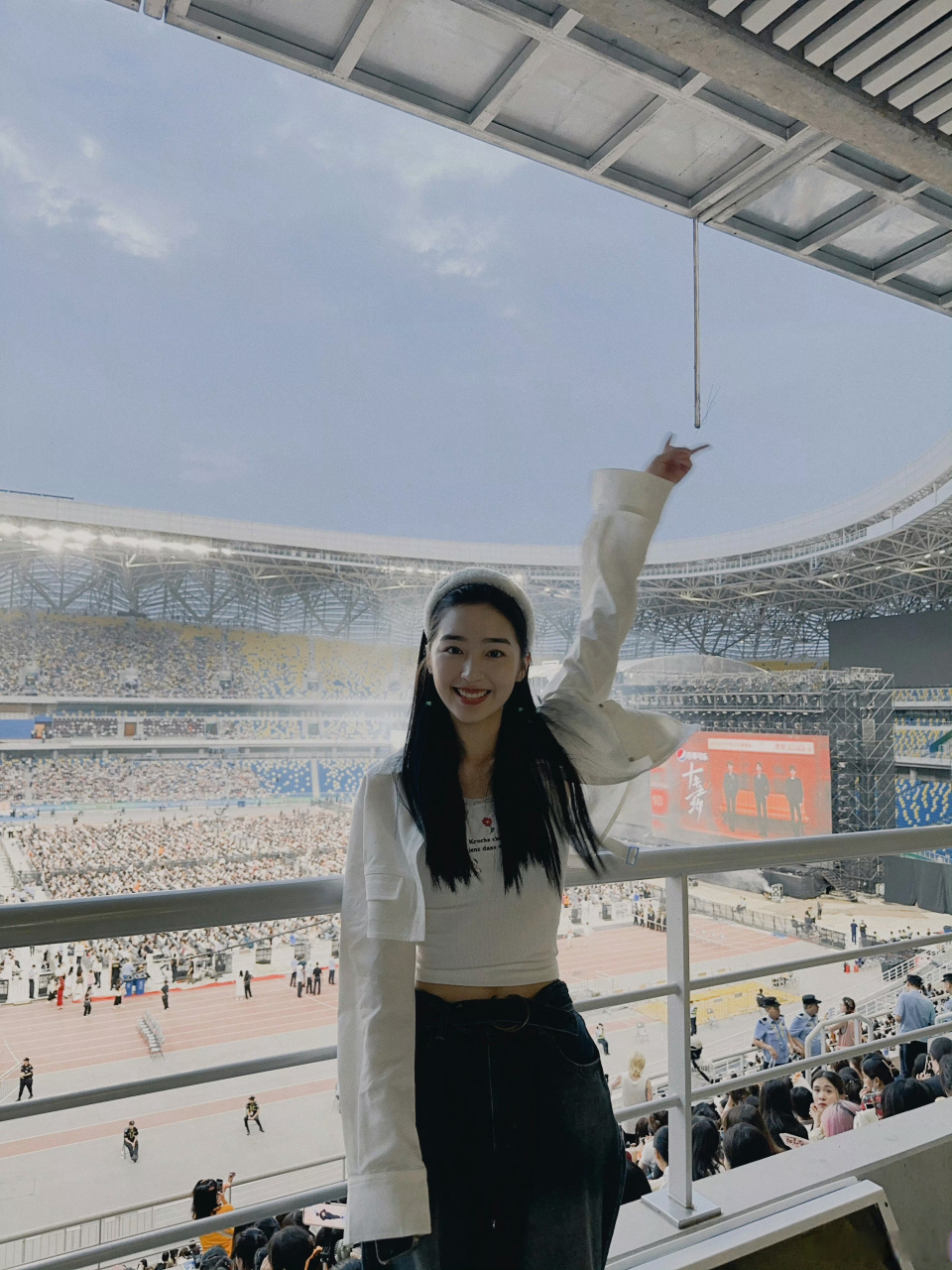 邓恩熙,张艺凡都在现场了