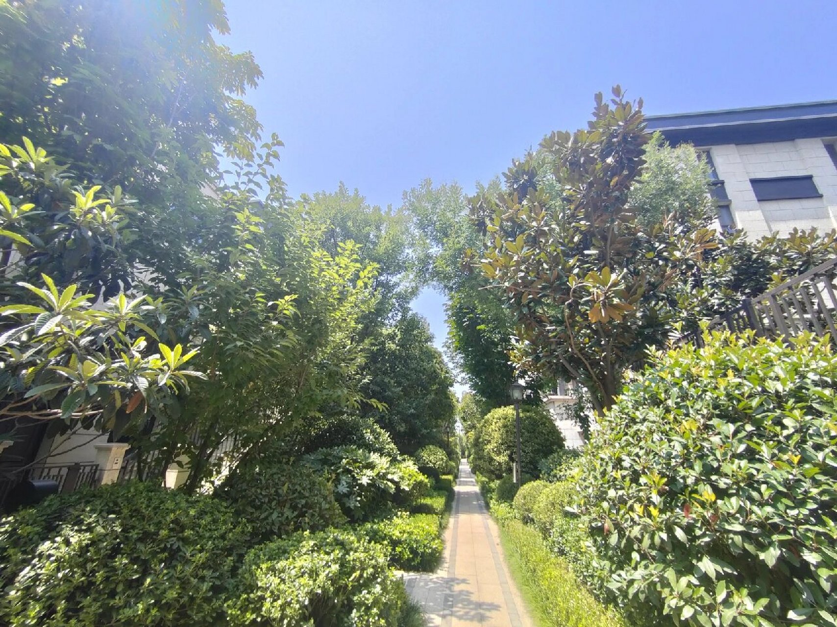 今天聊聊曲江电竞产业园旁【天地源大都会】 ①小区介绍 位置:曲江