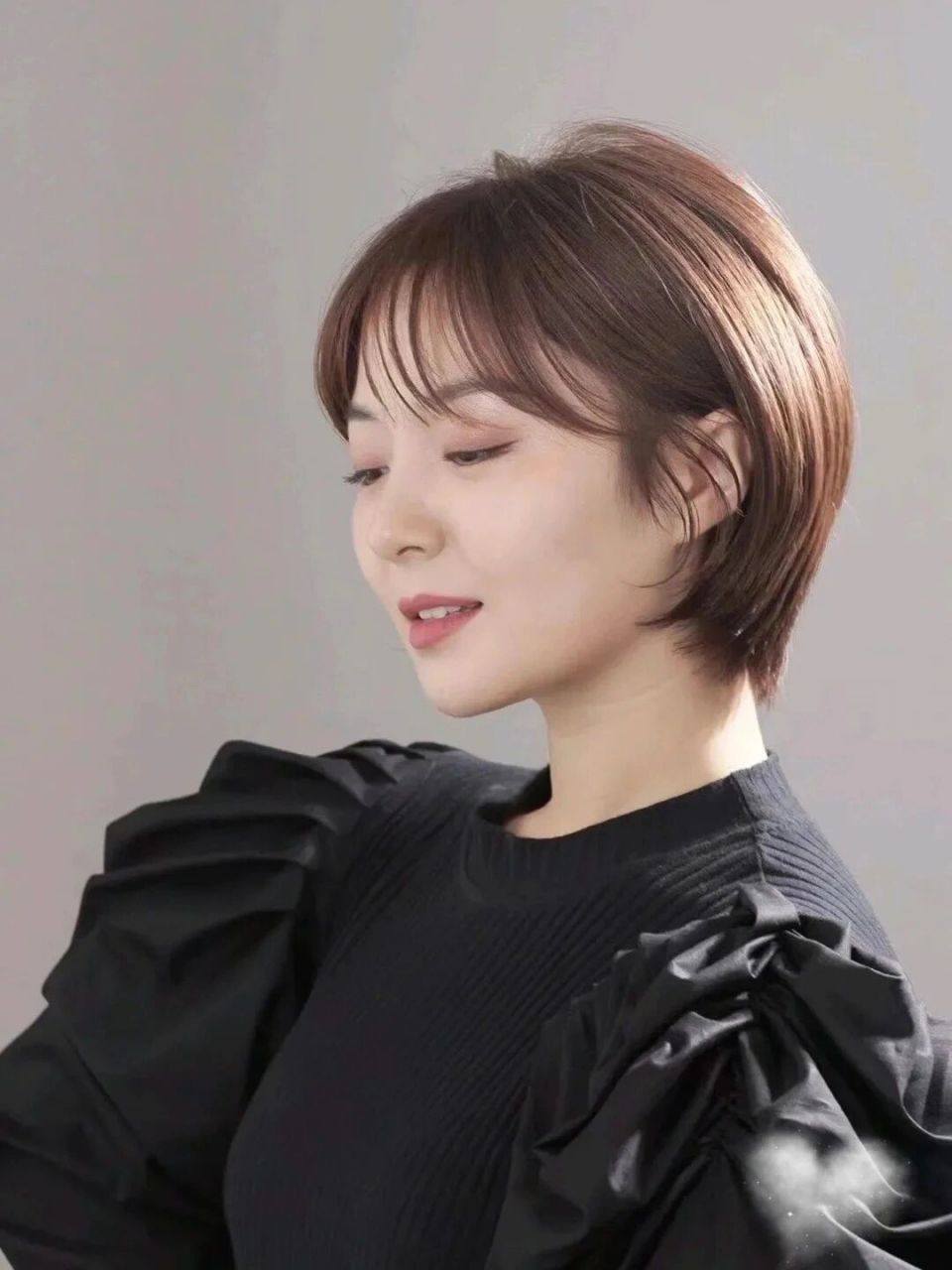 2023年流行短发推荐适合圆脸,长脸,菱形脸  	 2023年流行短发推荐适合