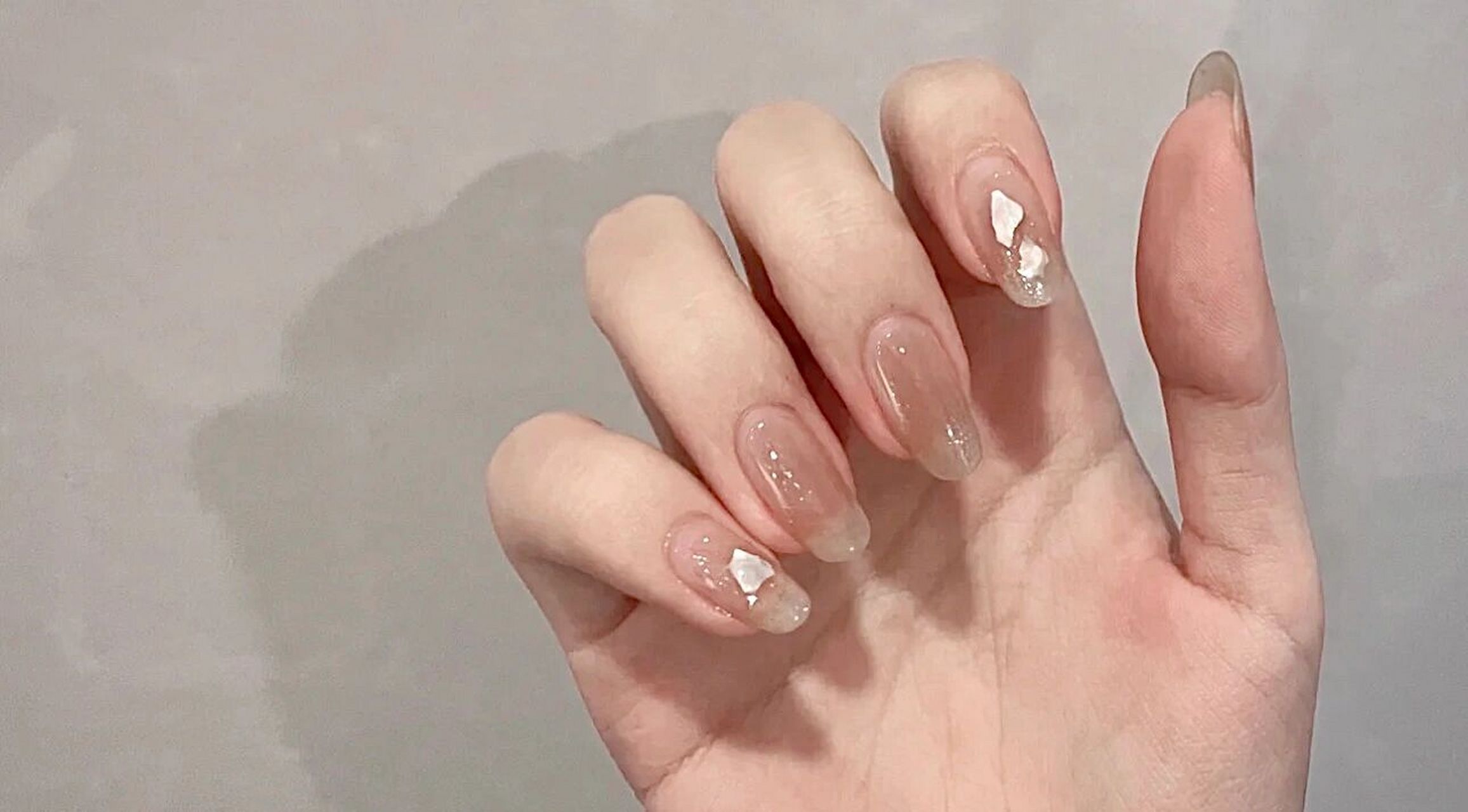 2023冰透美甲·贝壳细闪 极简风 2023冰透美甲·贝壳细闪 极简风yyds