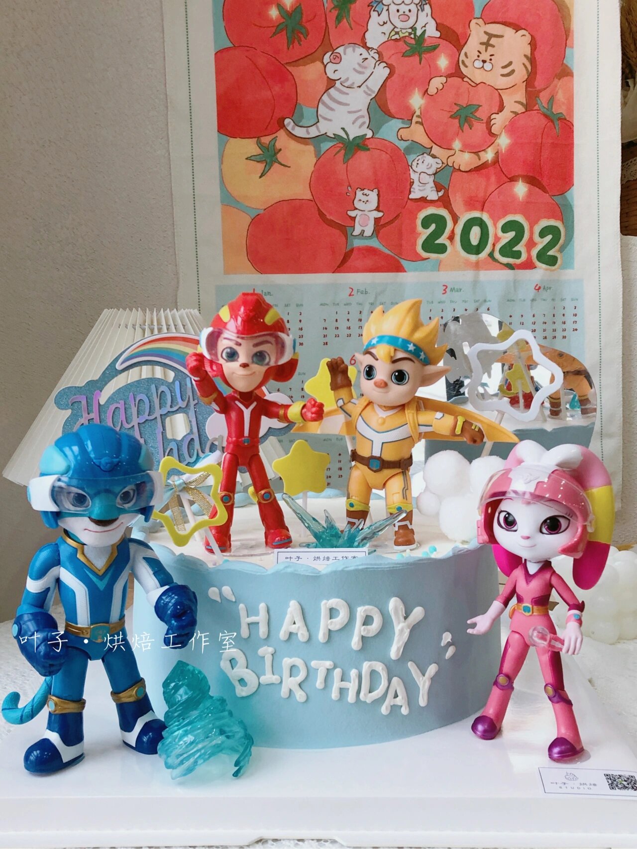 宇宙护卫队生日蛋糕 像这种手办的,是顾客自己先买来的,需要其他手办