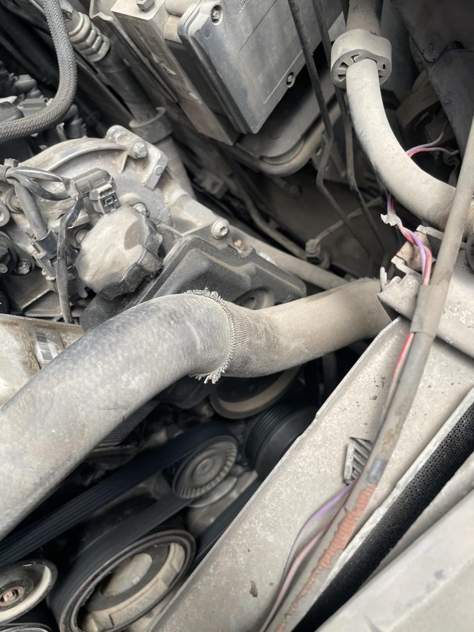 奔驰.助力泵异响 更换助力泵解决问题 感谢