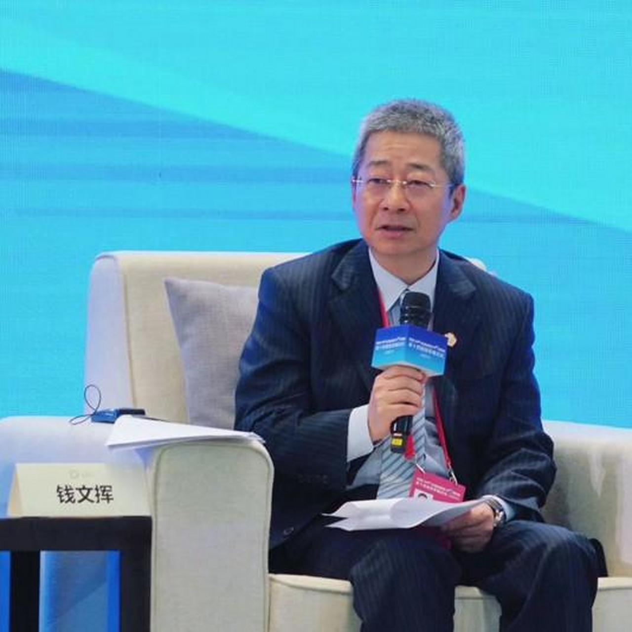 【中国农发行董事长钱文挥:实现碳达峰,碳中和是一个长期复杂的系统工