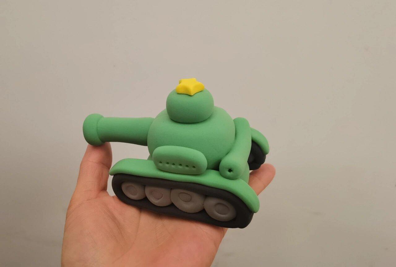 超轻粘土  坦克 今天的要求是坦克 样子还算可以