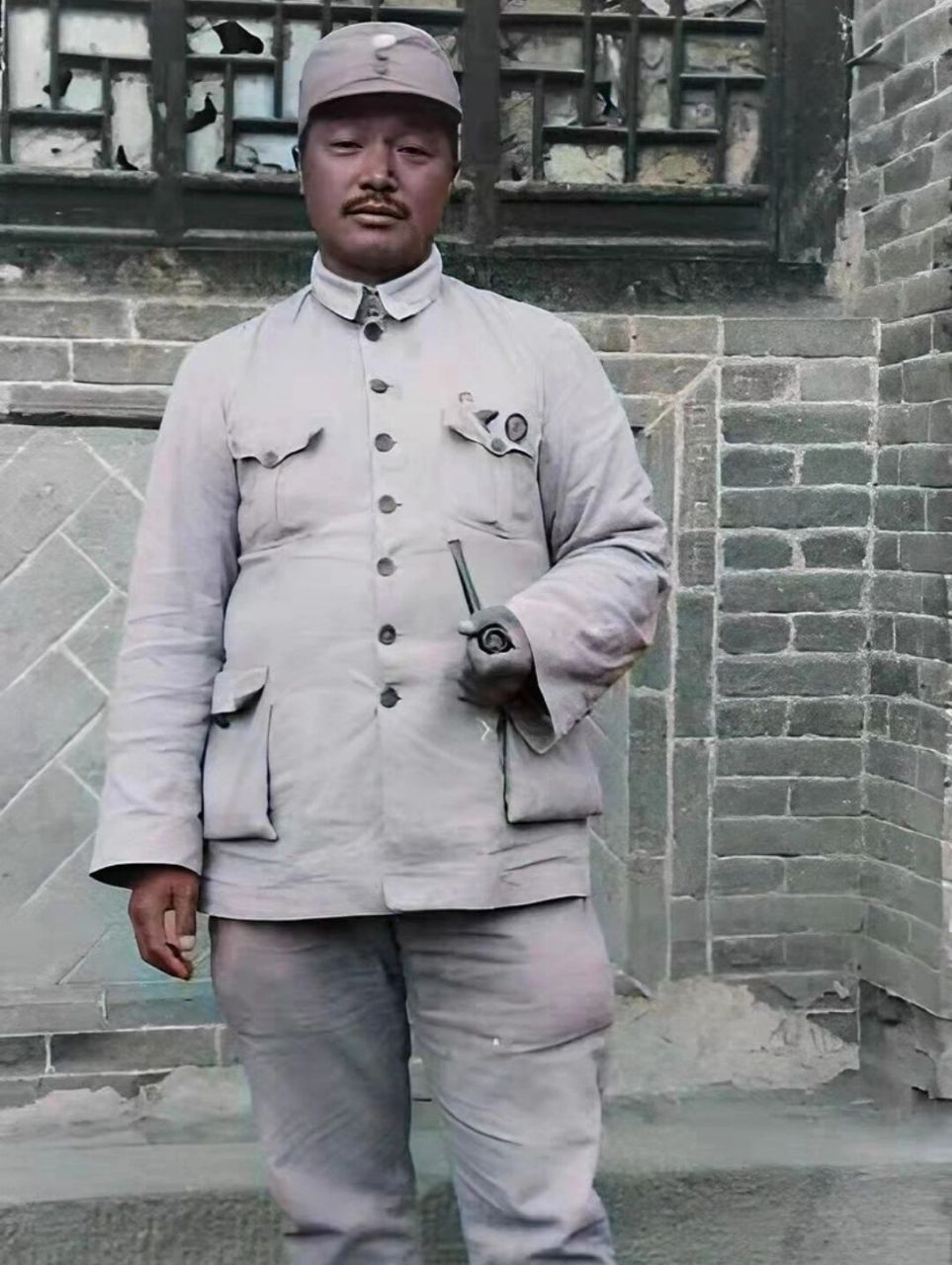 贺龙元帅 贺龙元帅1938年拍摄的照片,此时的他在担任120师的师长,他