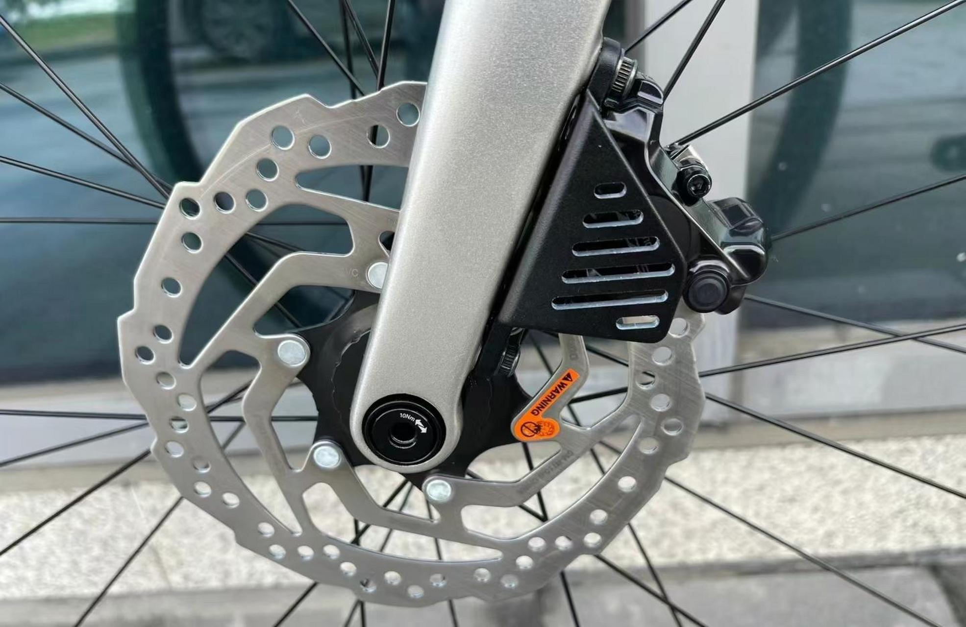 美利达斯特拉4000 零售价:14800元 車架:scultura cf3 v 車架尺寸:xxs