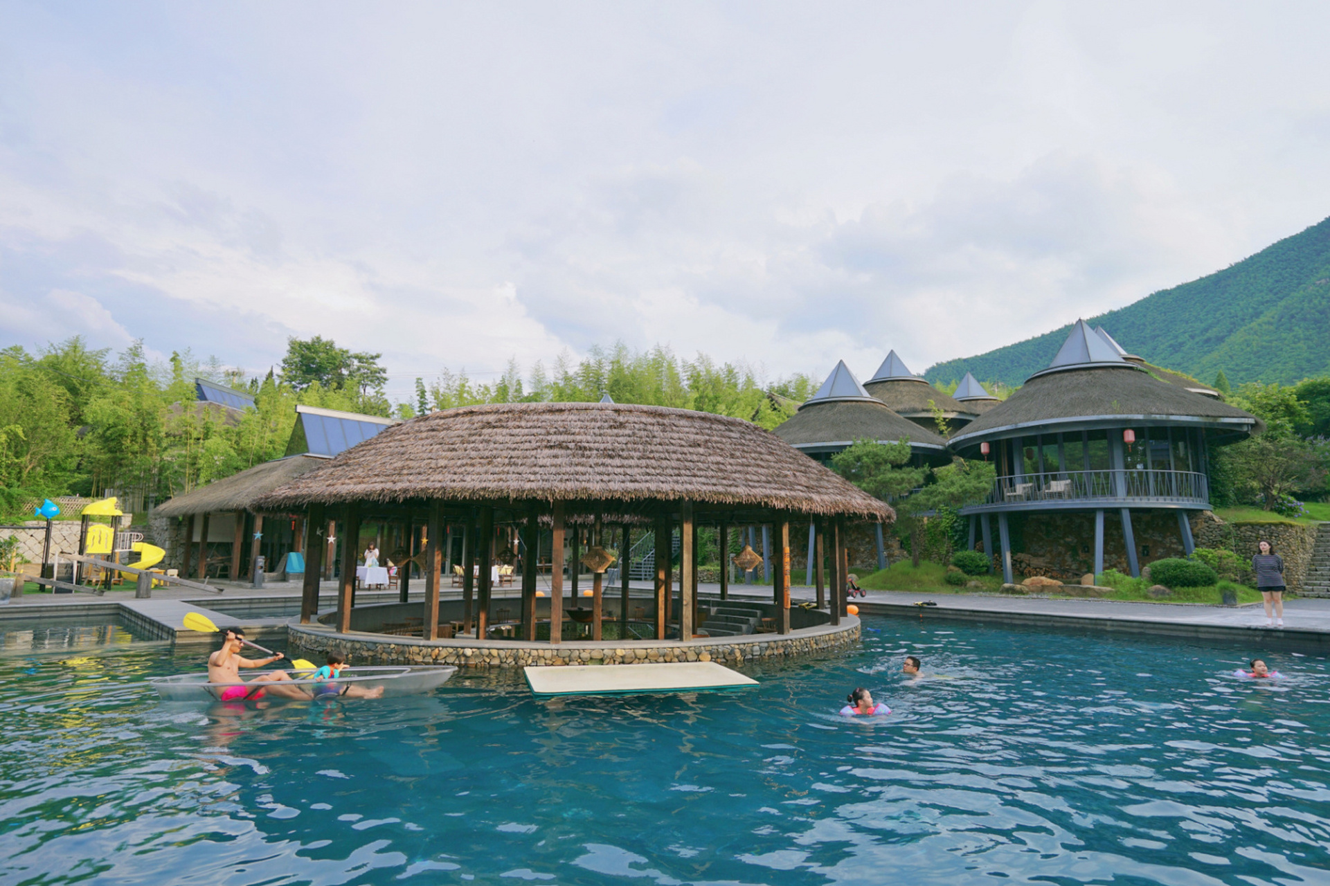 湖州网红酒店打卡│假装在马尔代夫度假 一下子夏天悄然而至,天气渐渐