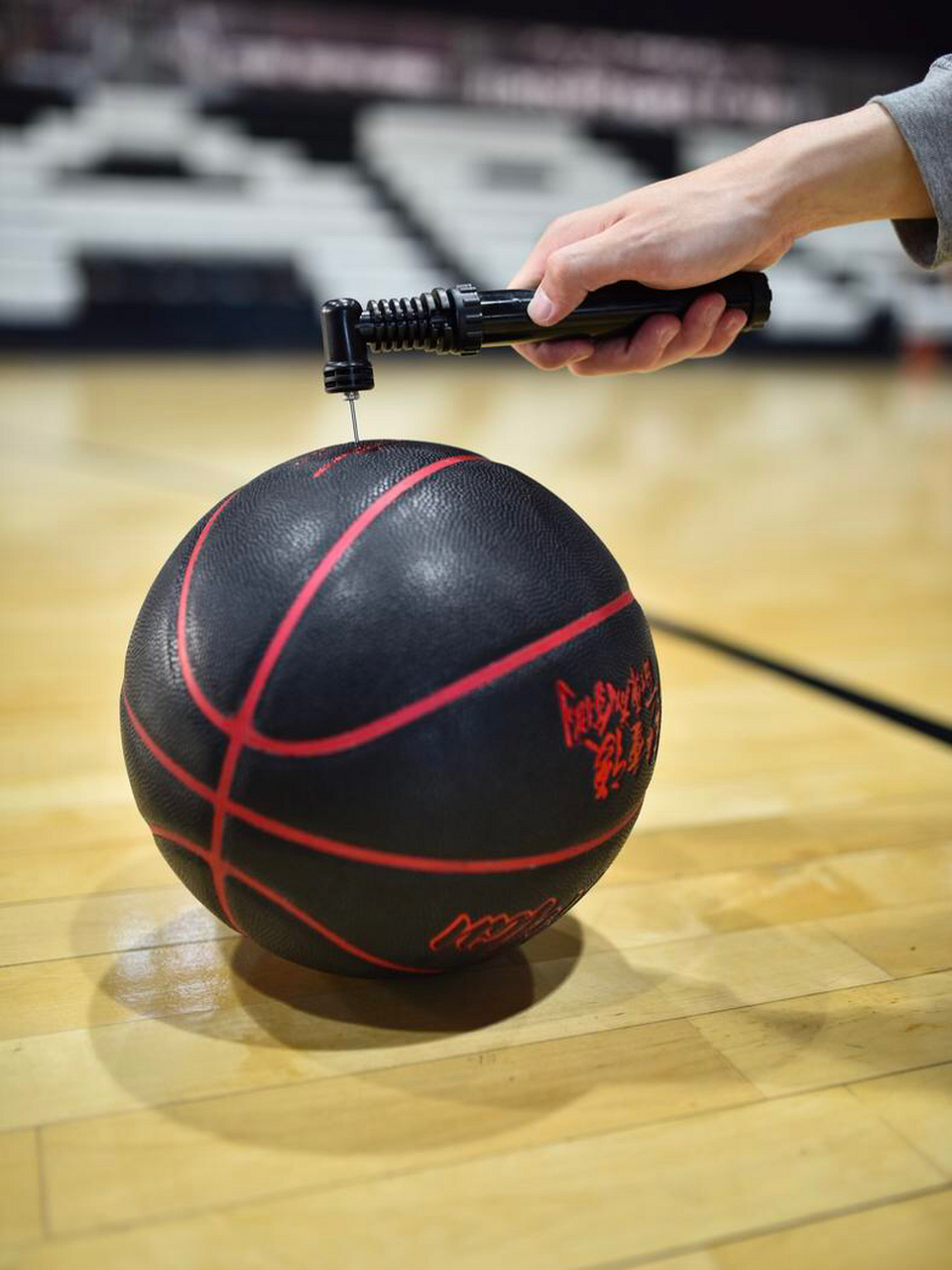 篮球打气筒 使用方法图片
