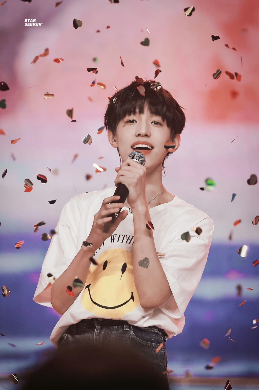 张泽禹被保安架回舞台#.