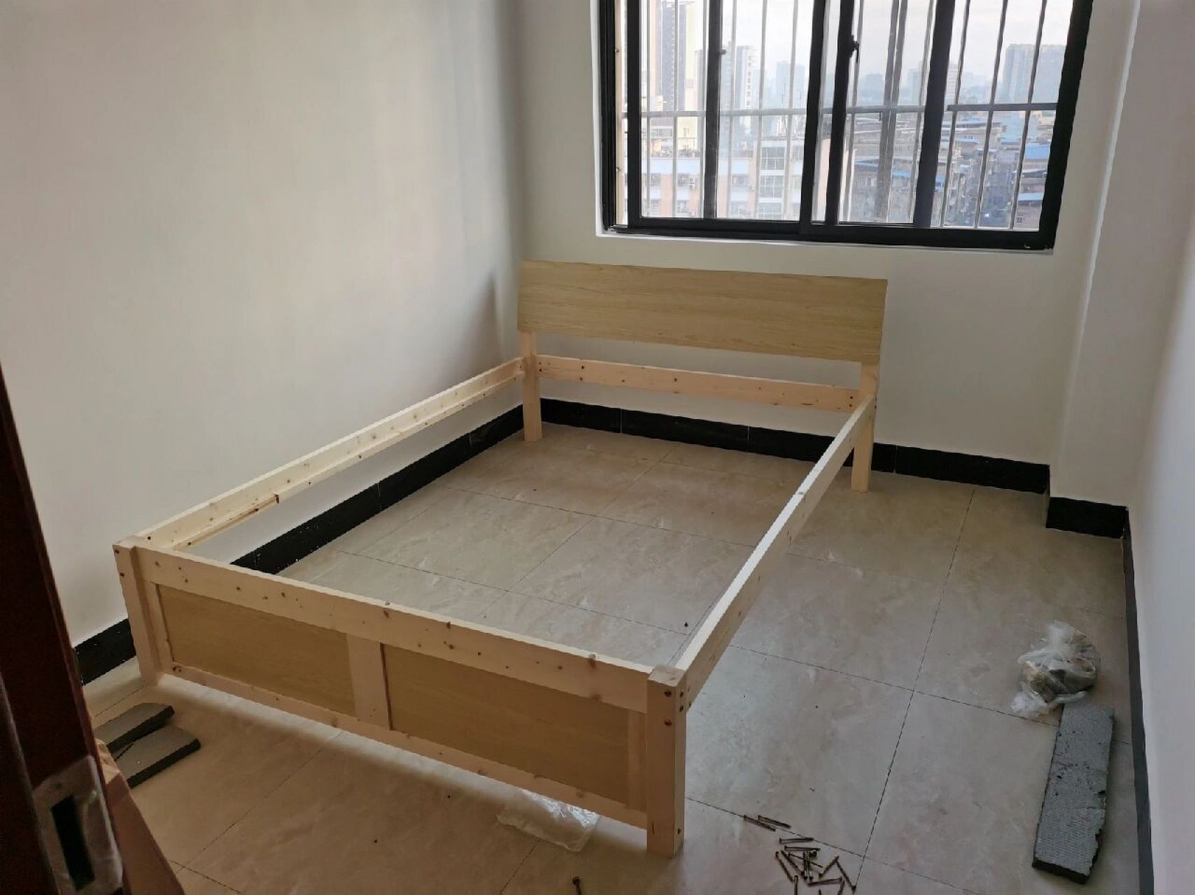 关于床头的摆放方向 图一还是图二?好纠结