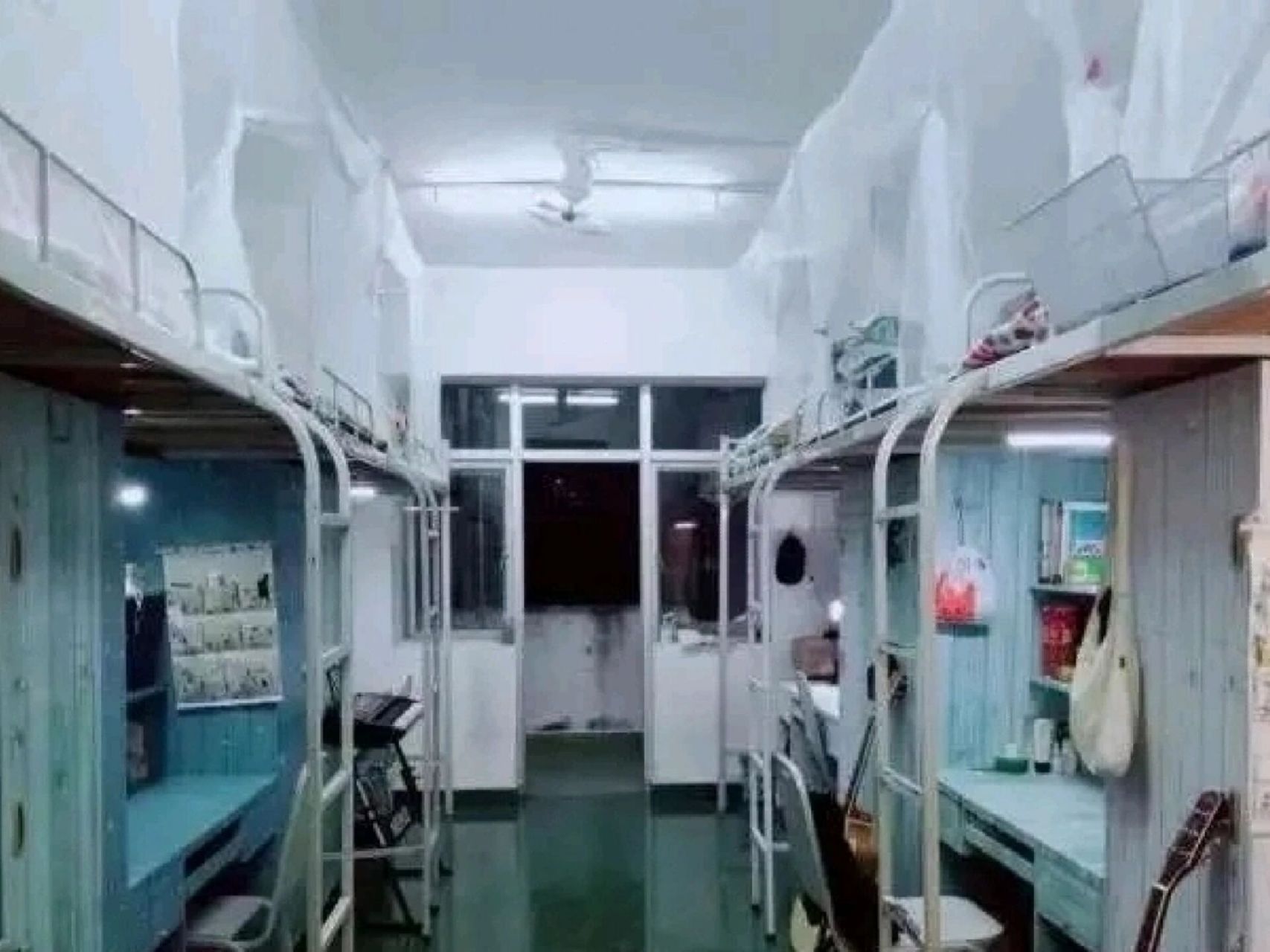 宿舍是自己抽奖的曲江校区宿舍楼主要有松园,楠园,桂园,松华,松实及学