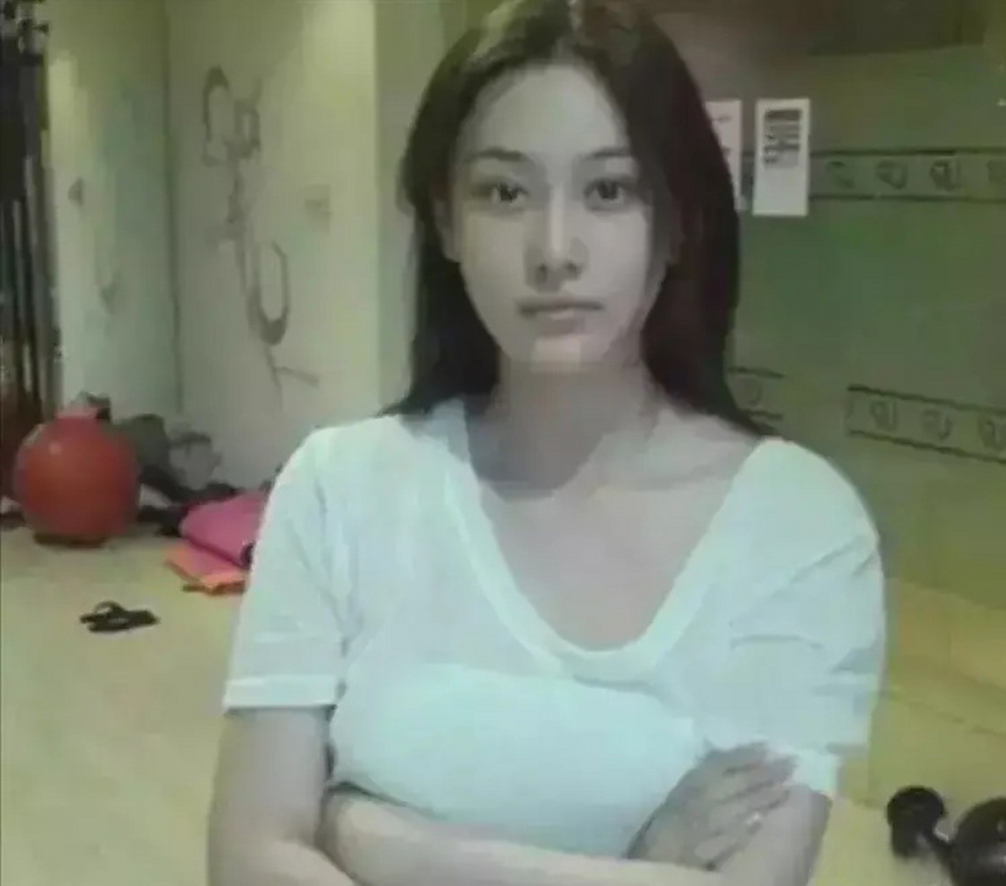 张馨予出道前的照片,果然女明星都是有底子的,好清纯漂亮