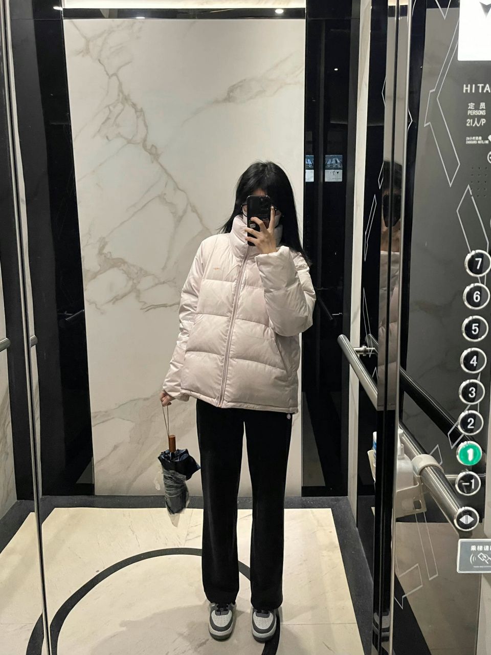 300块的李宁羽绒服好香 p2补了一张全身图供姐妹参考