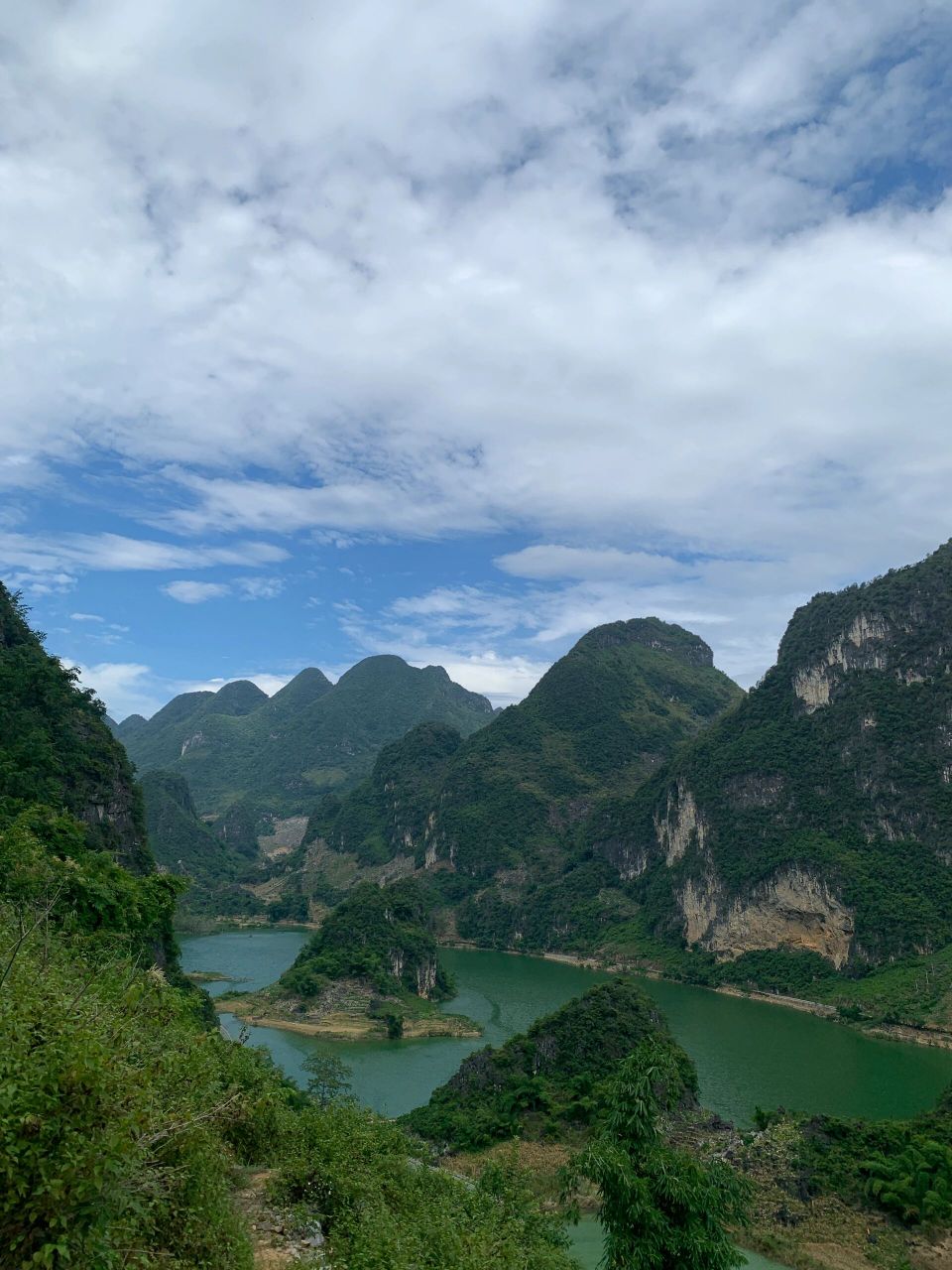 百色凌云浩坤湖景区图片