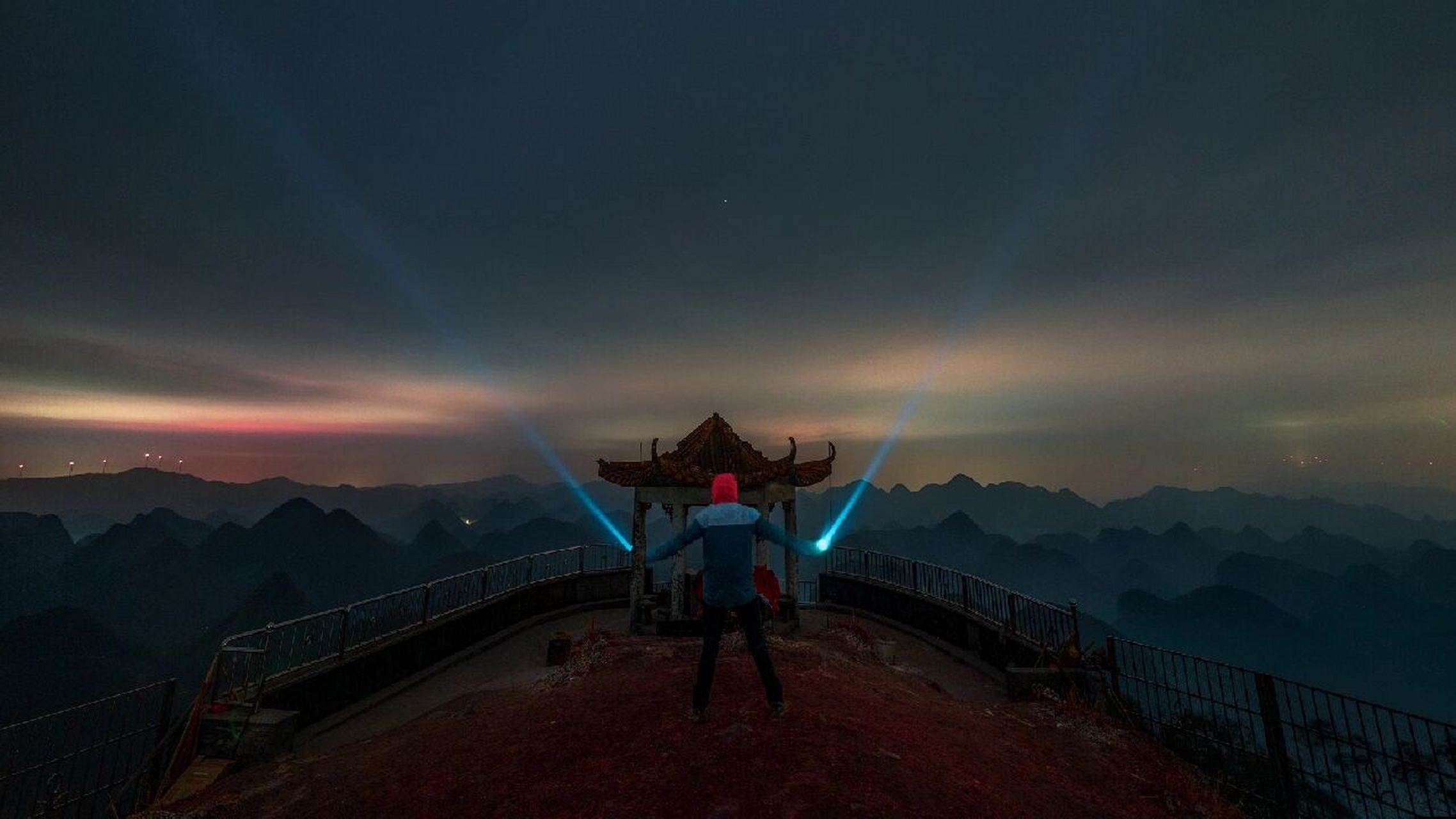 广东神山,冈仁波齐之靘雾山 在广东的清远市阳山县杜步镇,有一片神奇