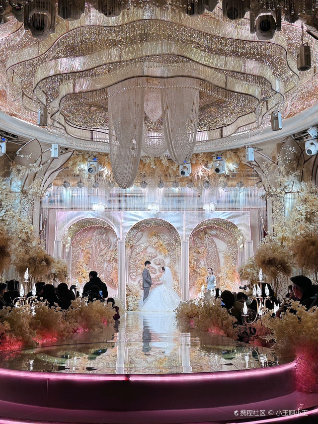 这个春节幸福爆棚参加姐妹婚宴我慕了_重庆芭菲嘉宴探店