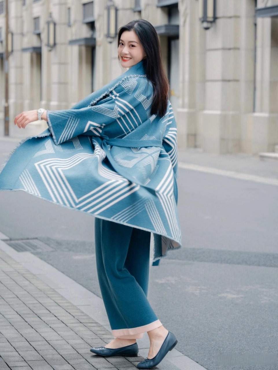 从韩雨晴的表情中,任云看得出,他的这番话只会让韩雨晴更加的失望.