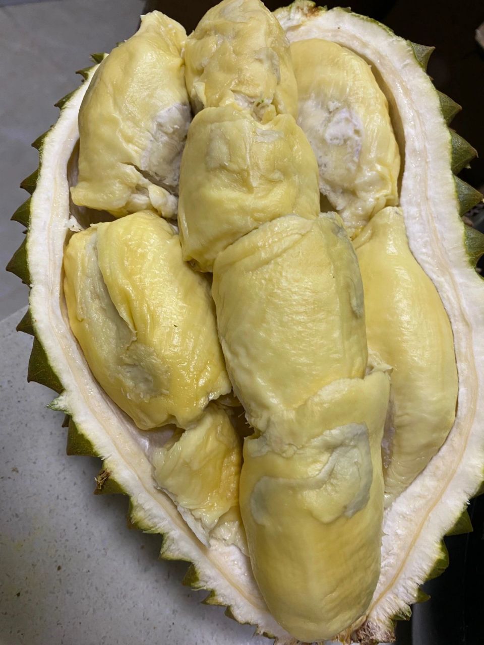 最近爱上买榴莲.软金月 金蜜王 之深夜开果 晒晒今天新到的三个果.