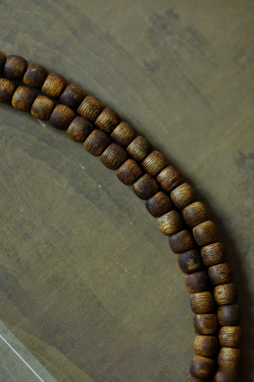 绿棋沉香「原创」 极致造型控,天然芽庄棋楠黄金切割比例珠型,配以