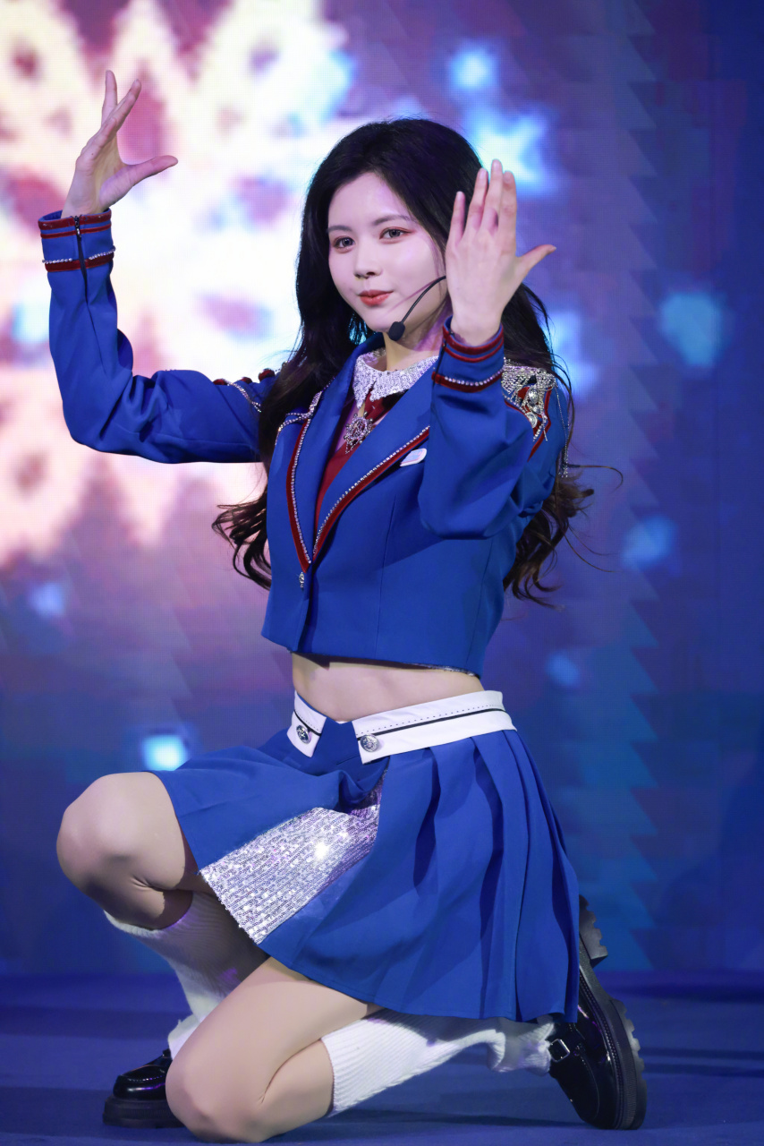 倒数计时开始闭上眼 让心自由飞向天边 snh48-费沁源-- snh48-陈琳