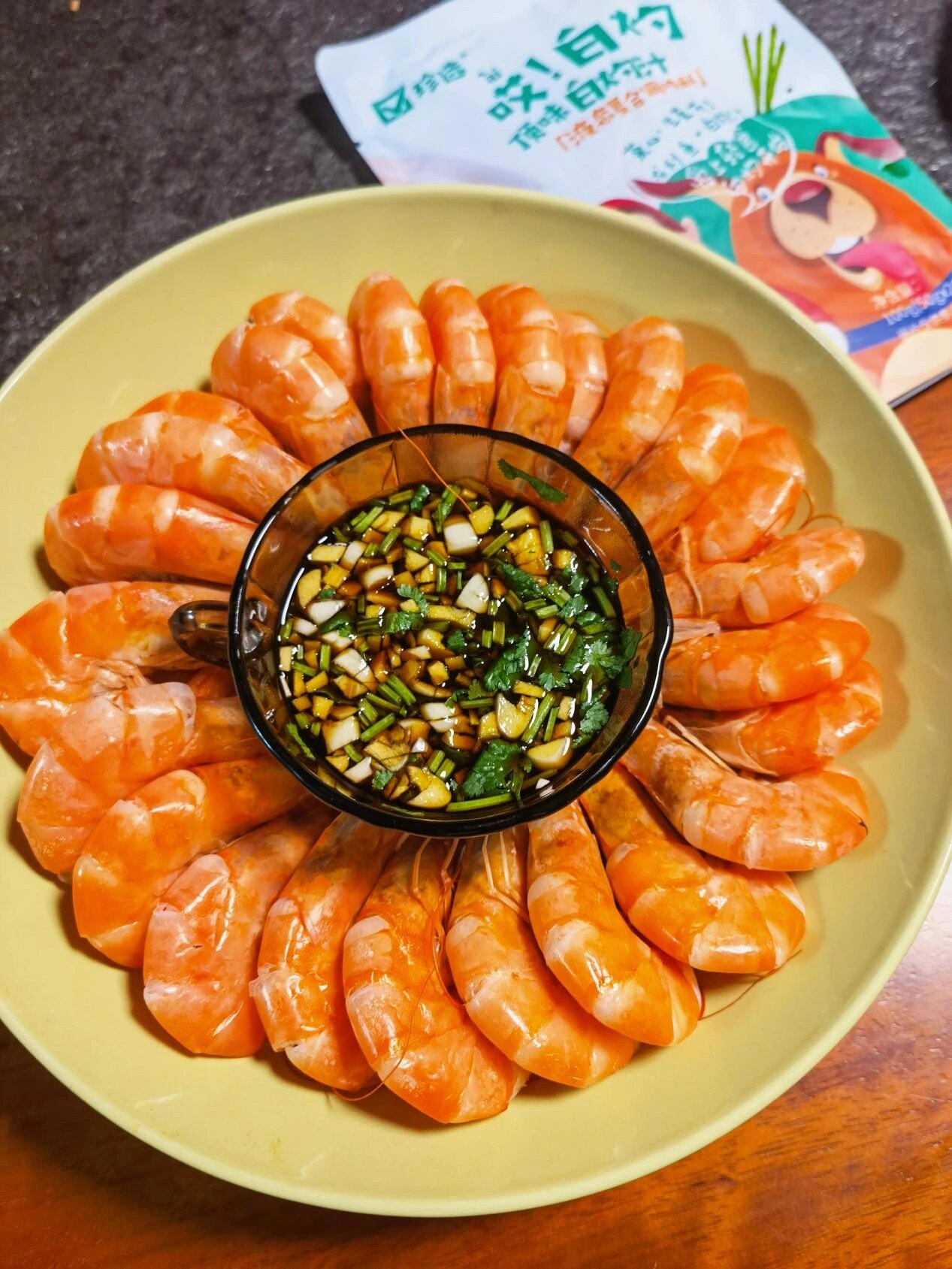 相信我!这白灼虾太好吃了你一定要试试!