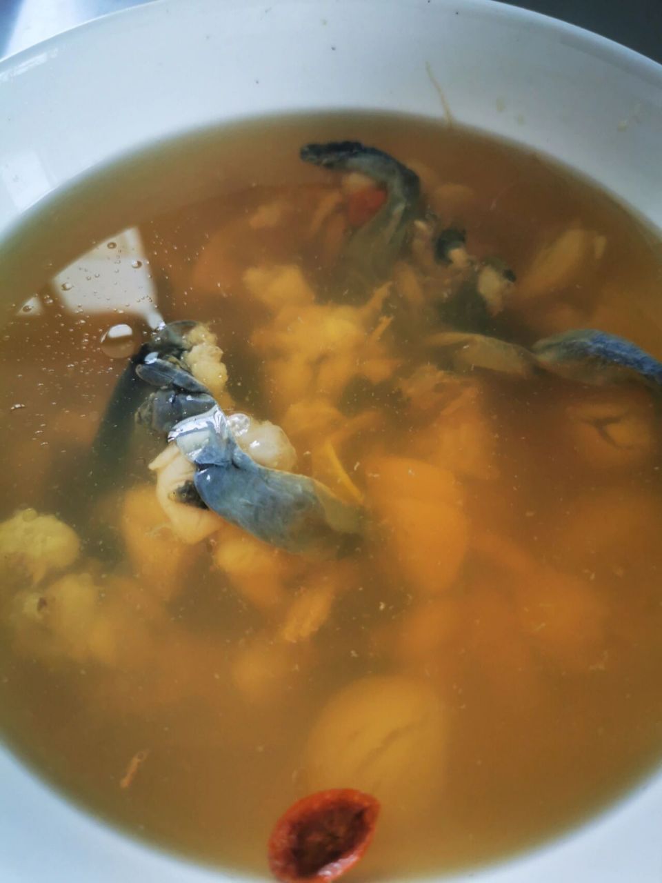 清炖石蛙 中医认为石蛙的肉味甘咸平,入肺胃肾经,有