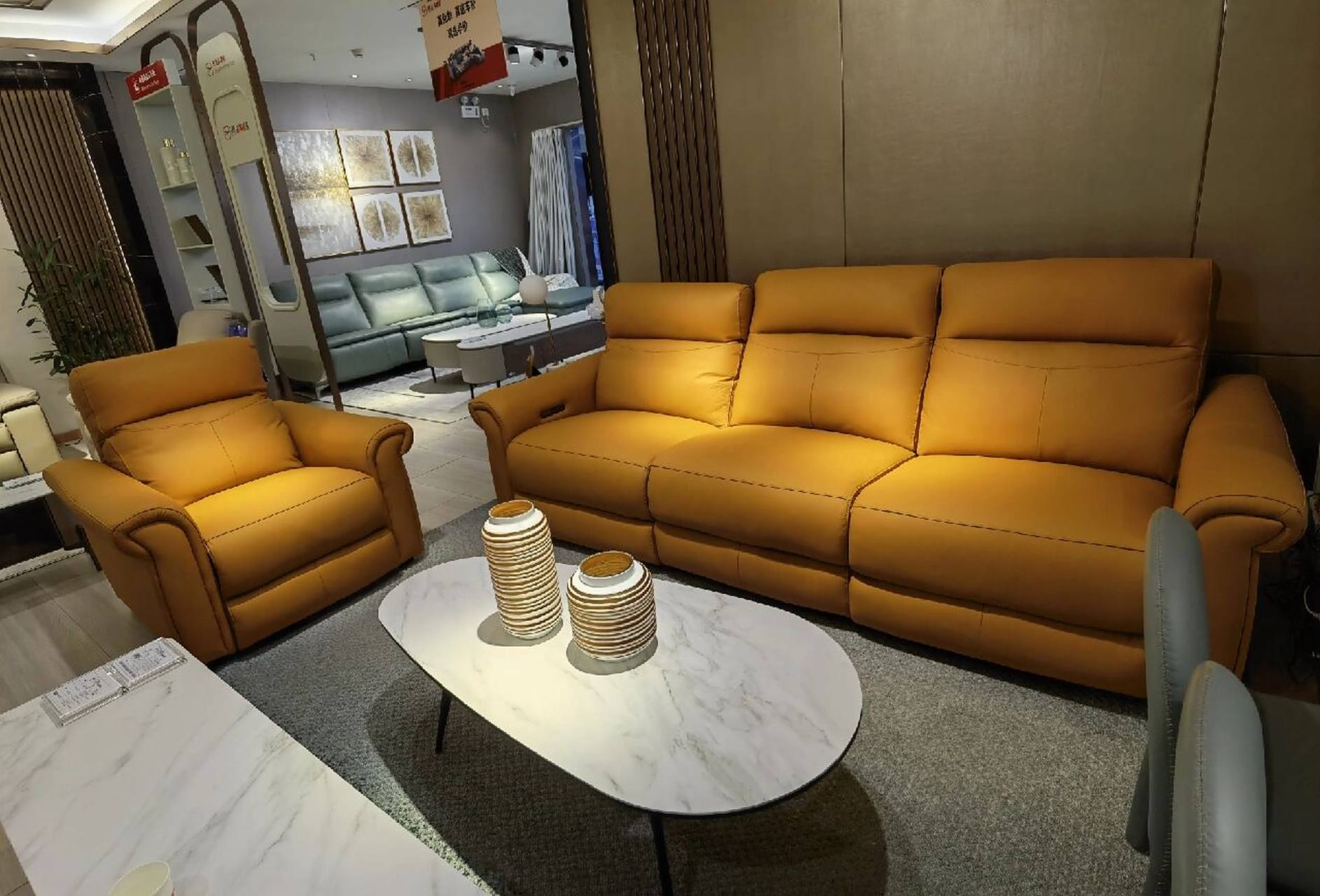 芝华仕沙发伯爵40055戴维斯3 1 买了这款,但是换成了图2的榛子奶油坨