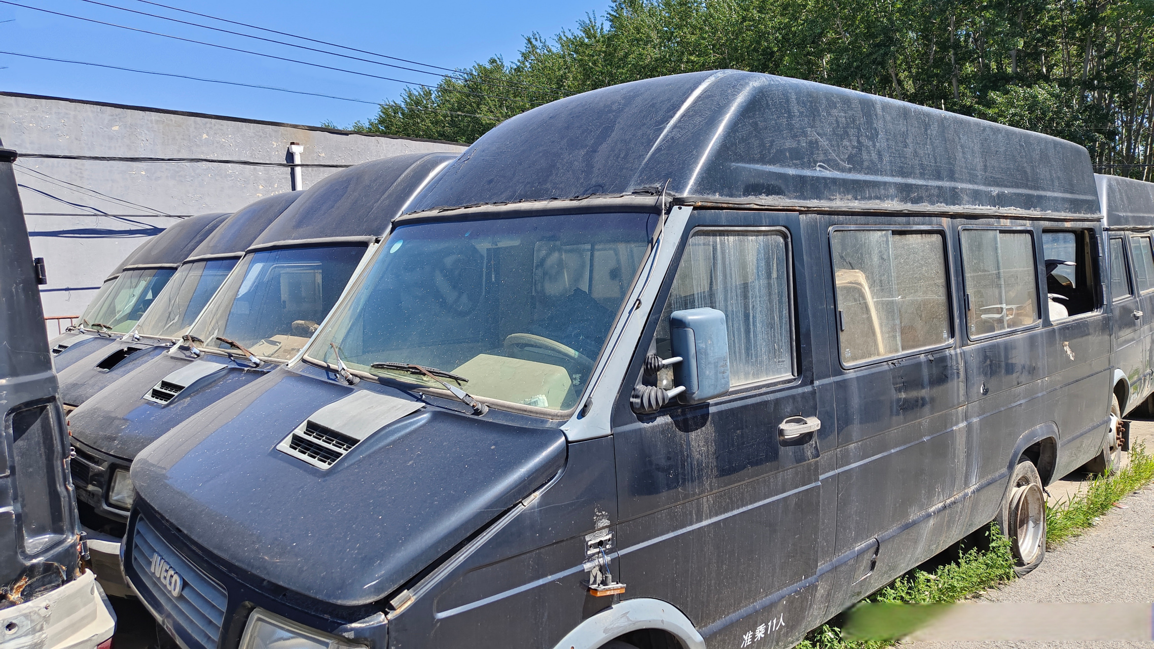 一大片顺丰报废的依维柯,这玩应能干点啥?大家发挥下想象力.