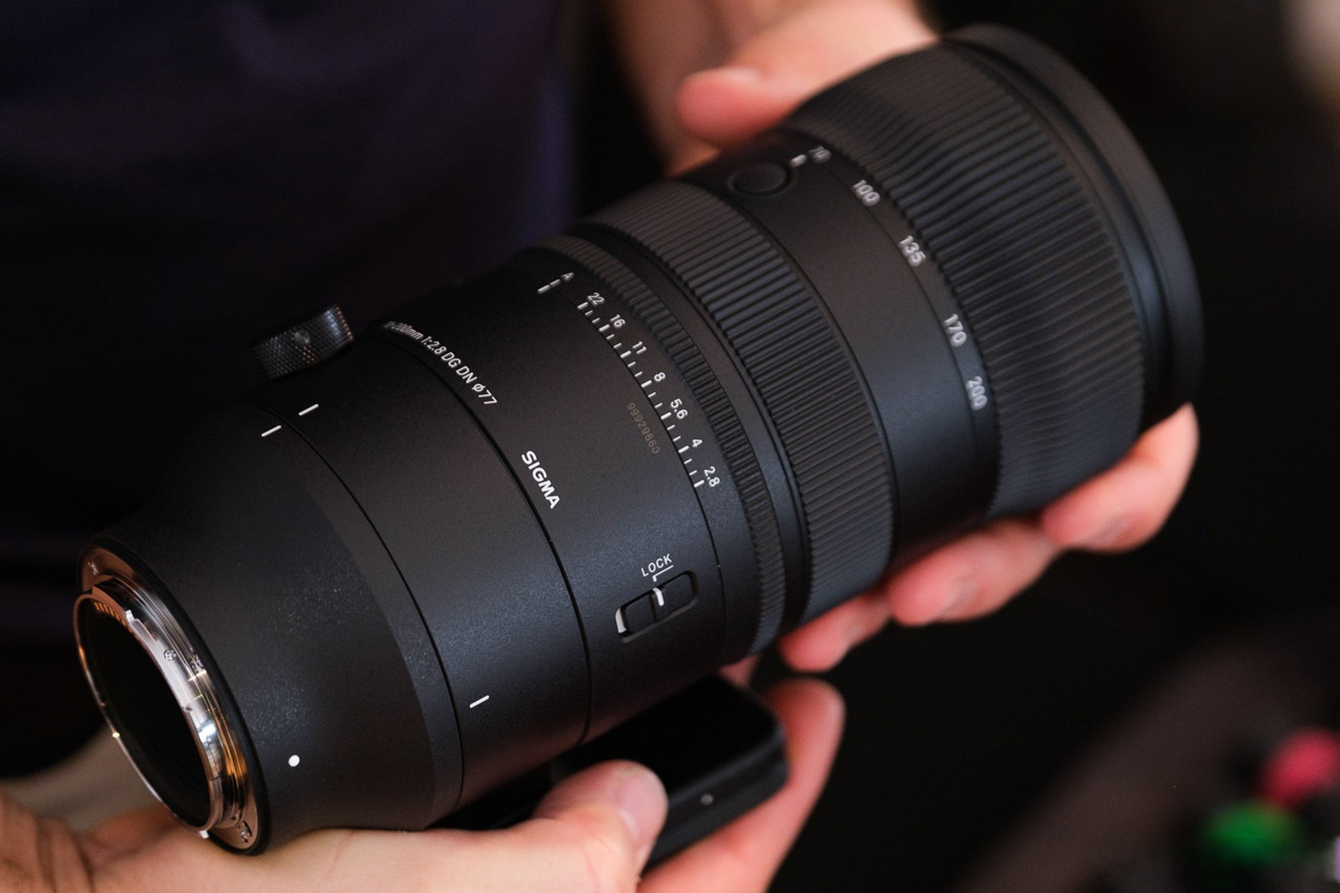 适马敲定16号线上正式发布70-200mm f/2.