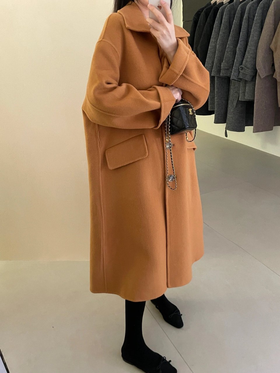 橘色大衣!颜色绝了