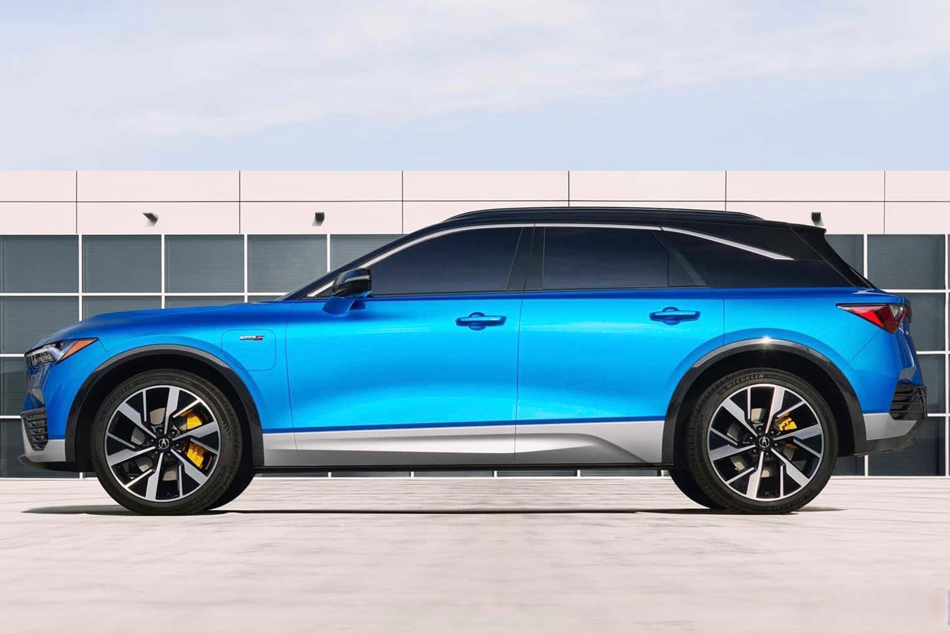 全新讴歌zdx官图发布:讴歌首款纯电动车/续航523km/明年上市】日前