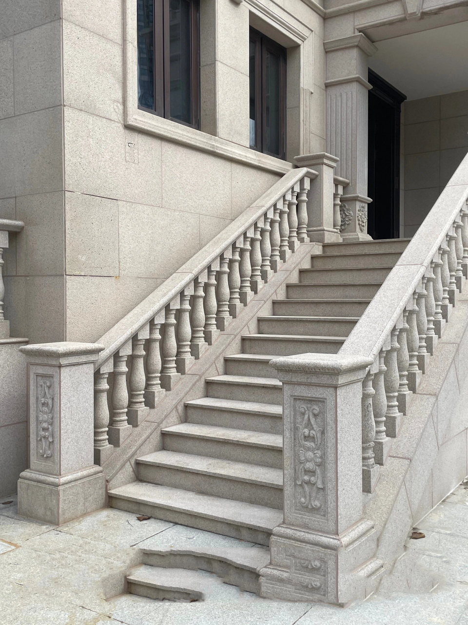 荔枝面虾红花岗岩|每天认识一款石材7115 今天给大家介绍一款天然