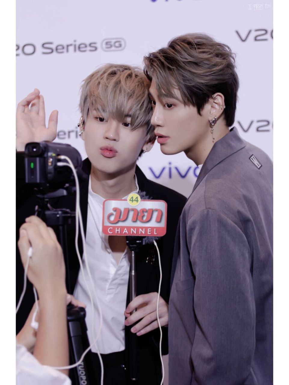 不用互动站那里就有氛围感就甜 #bounprem# #文总包包# #我磕的cp是真