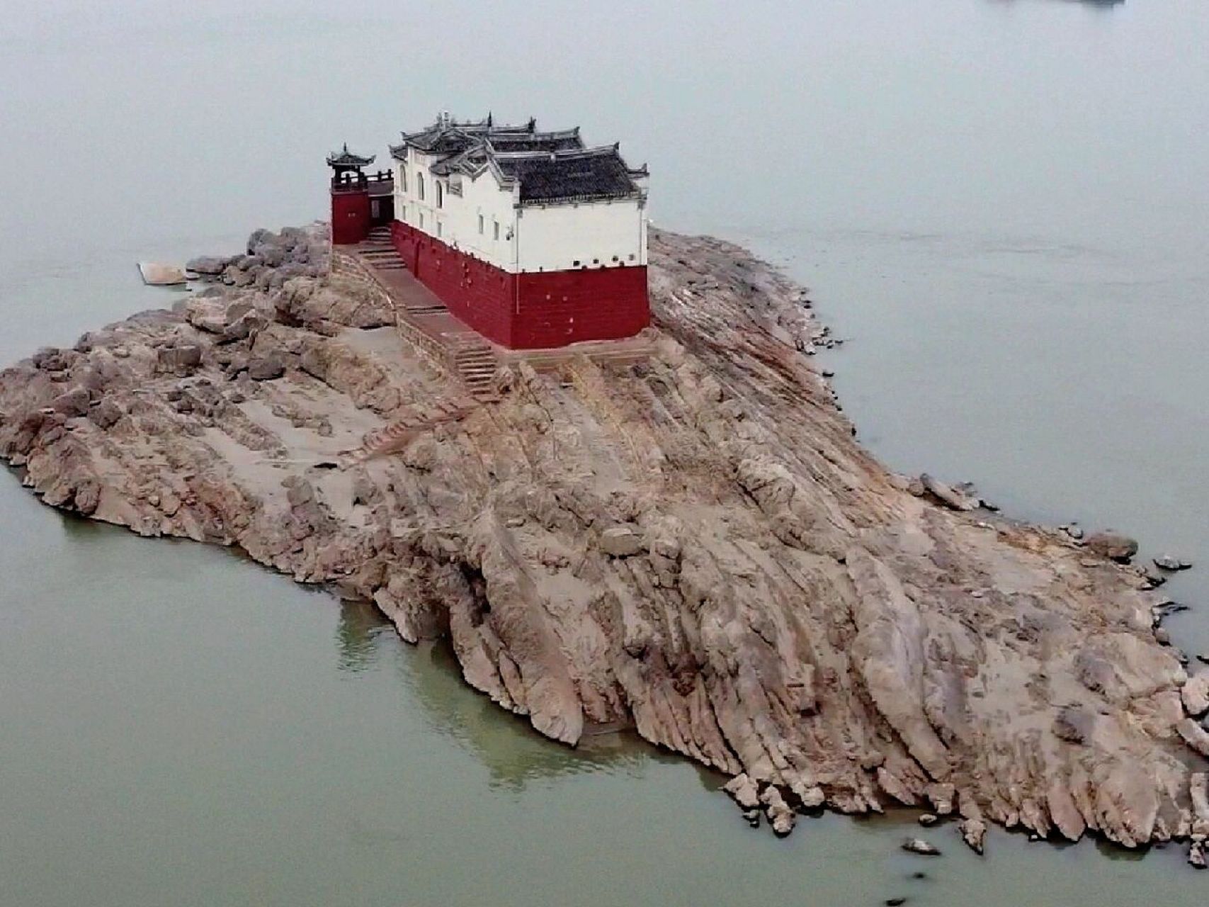 "万里长江第一阁"—鄂州观音阁 郑州自驾 鄂州观音阁,又称"龙蟠矶寺"