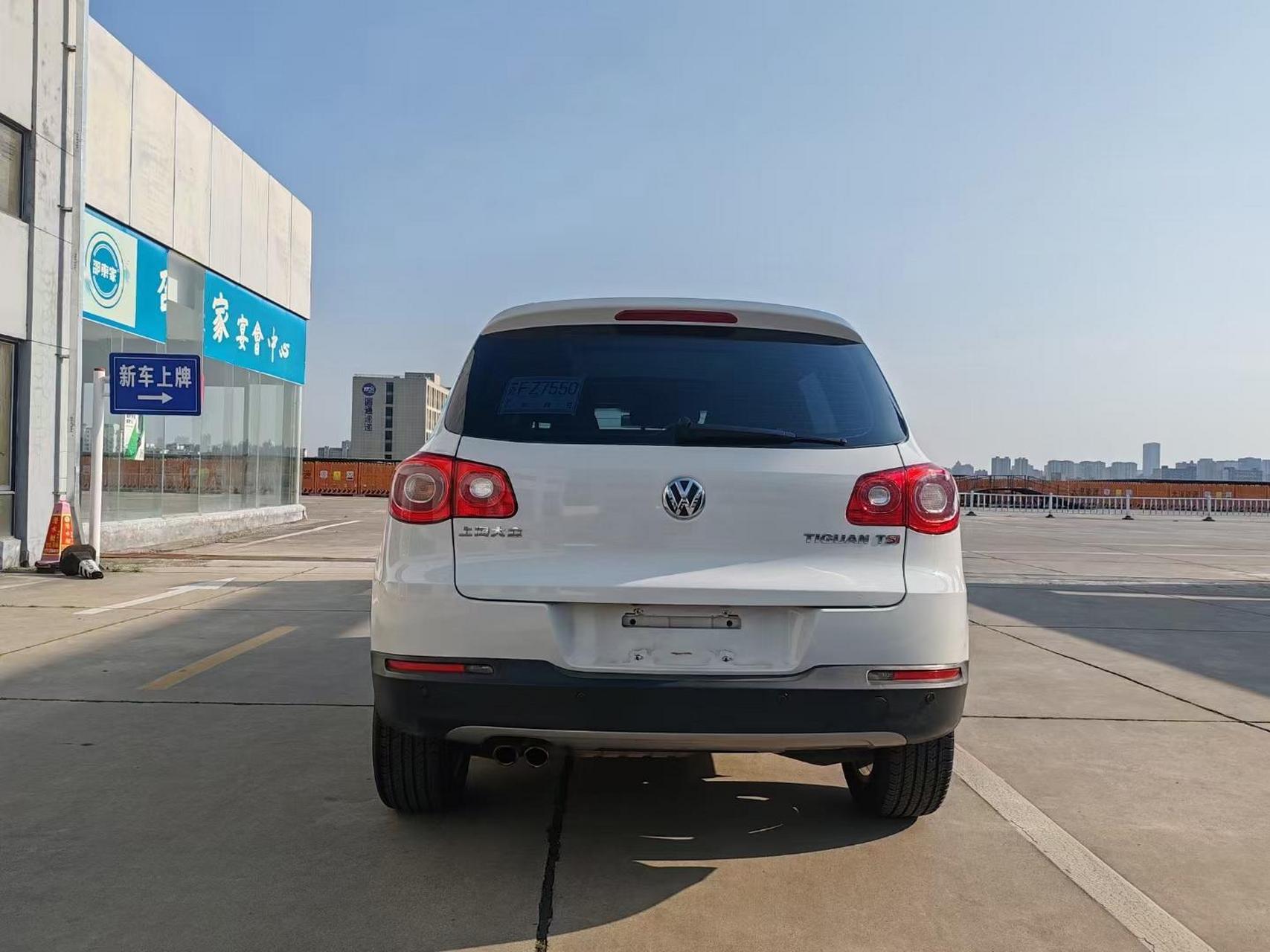 8t  大众途观 多功能方向盘  中控大屏 双电动座椅    前排座椅加热