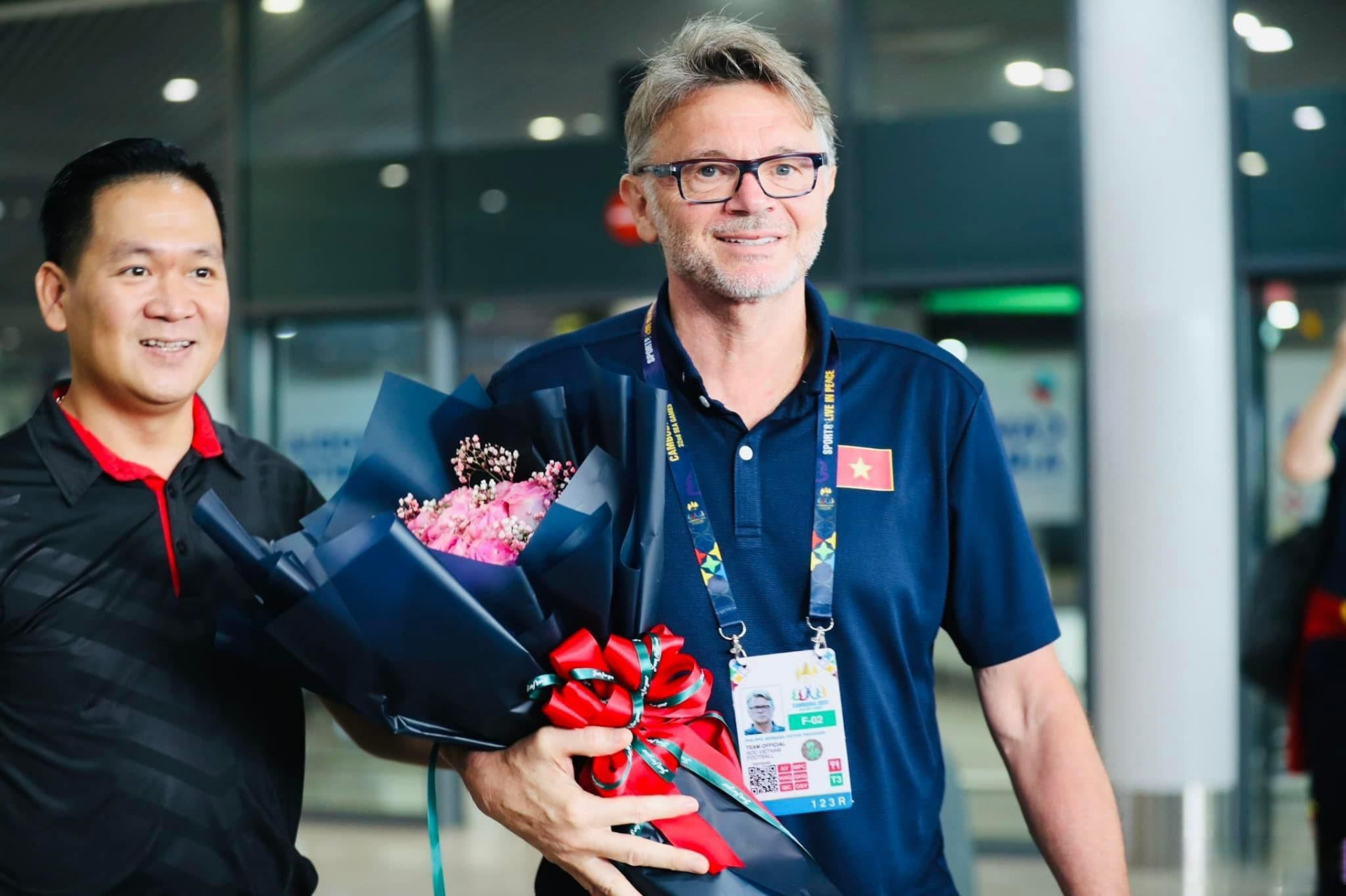 之前收到船长菲利普-特鲁西埃发来一组照片,在东南亚运动会男足b组第