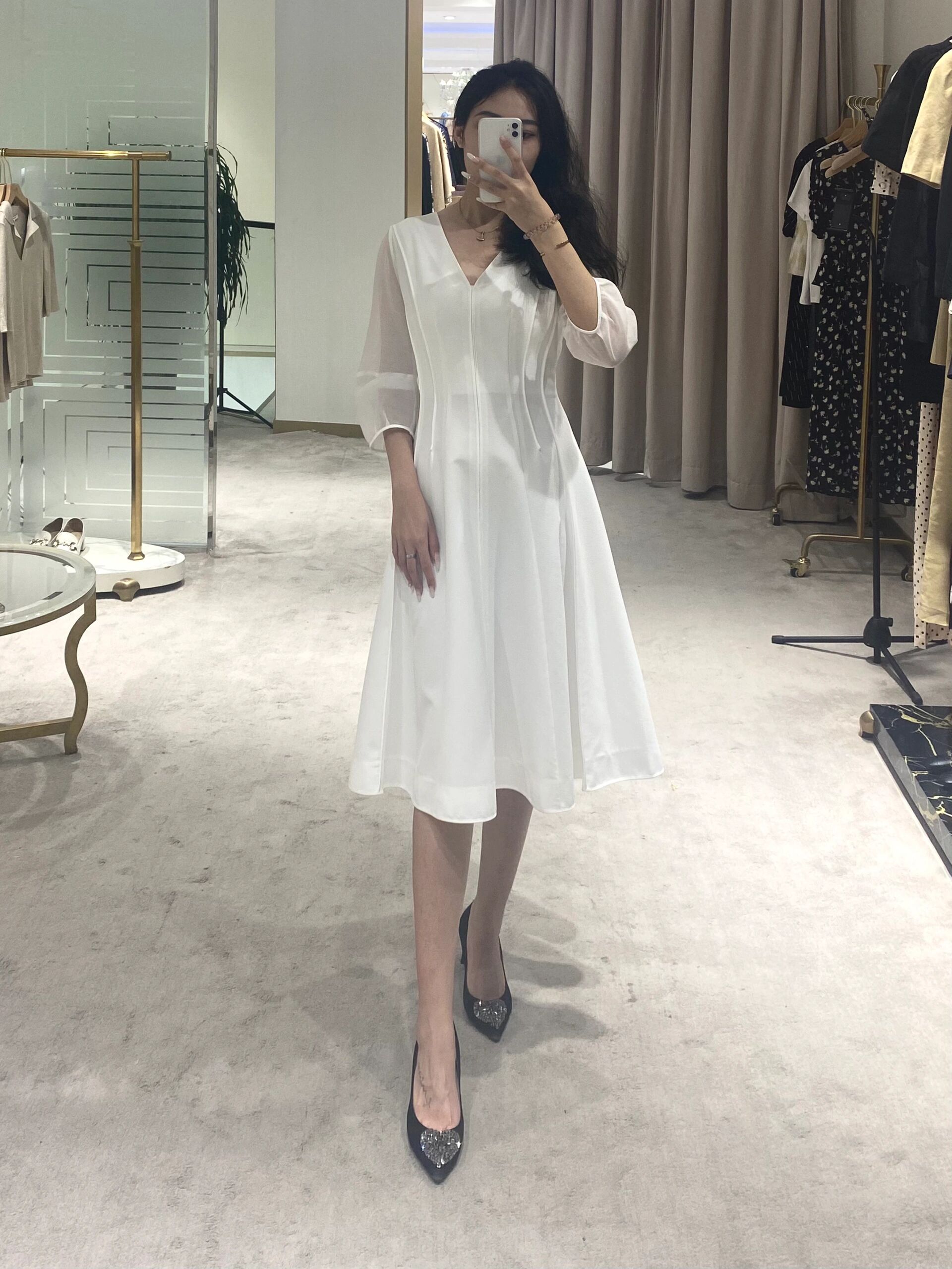 pesaro黄蕙玲夏季女装     	 pesaro是台湾著名设计师黄蕙玲创立的