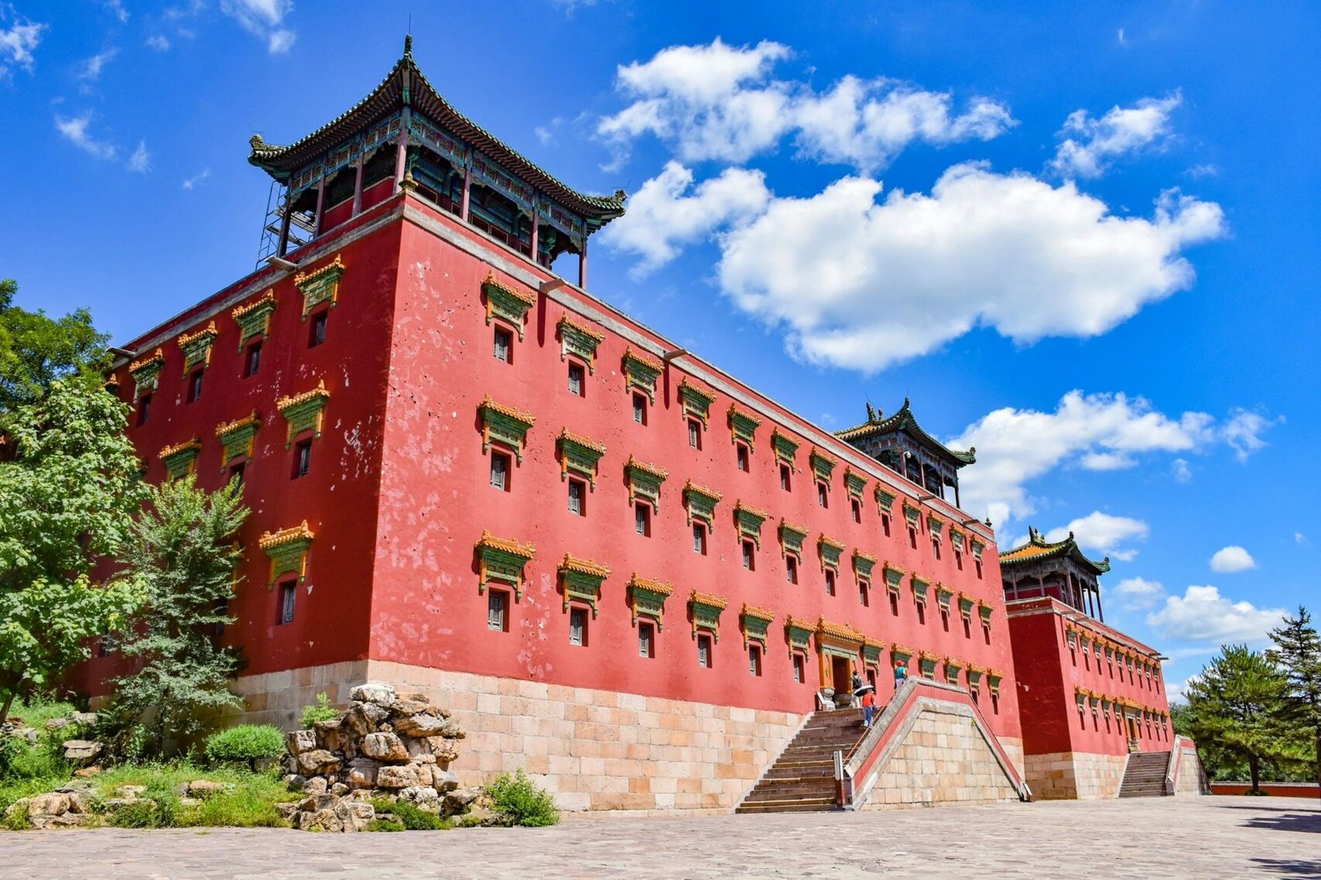 承德,班禅行宫 … 离小布达拉宫的不远处 是"须弥福寿之庙" 建于清