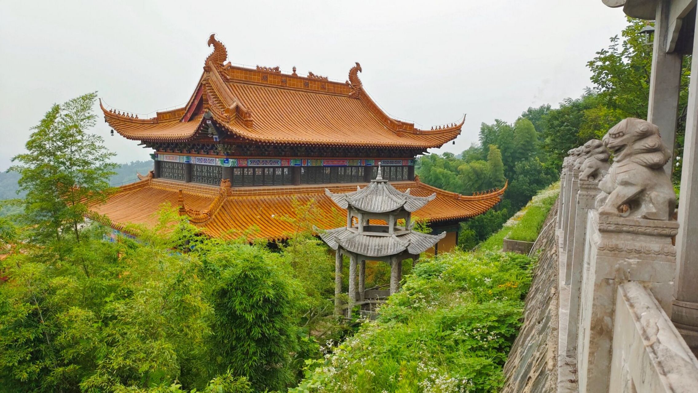 南京宏觉寺,清凉静心好去处～ 宏觉寺位于南京市江宁区东善桥镇祖堂山