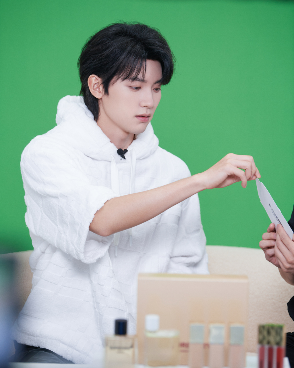 周翊然# 78#周翊然沈倦#02 一组boss@周翊然tz 的现场绿幕图,供