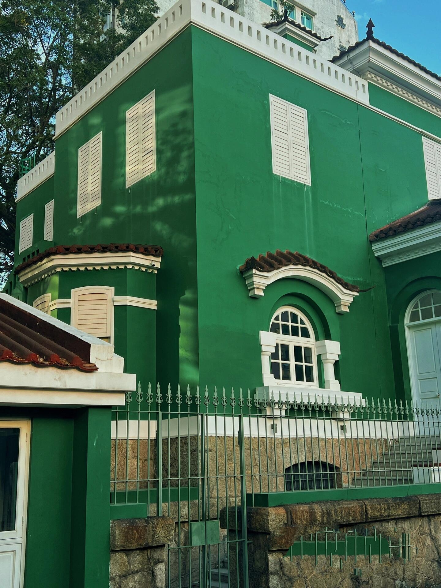 澳门小众景点9890来看五颜六色的葡式小房子 比起澳门夜晚的金碧